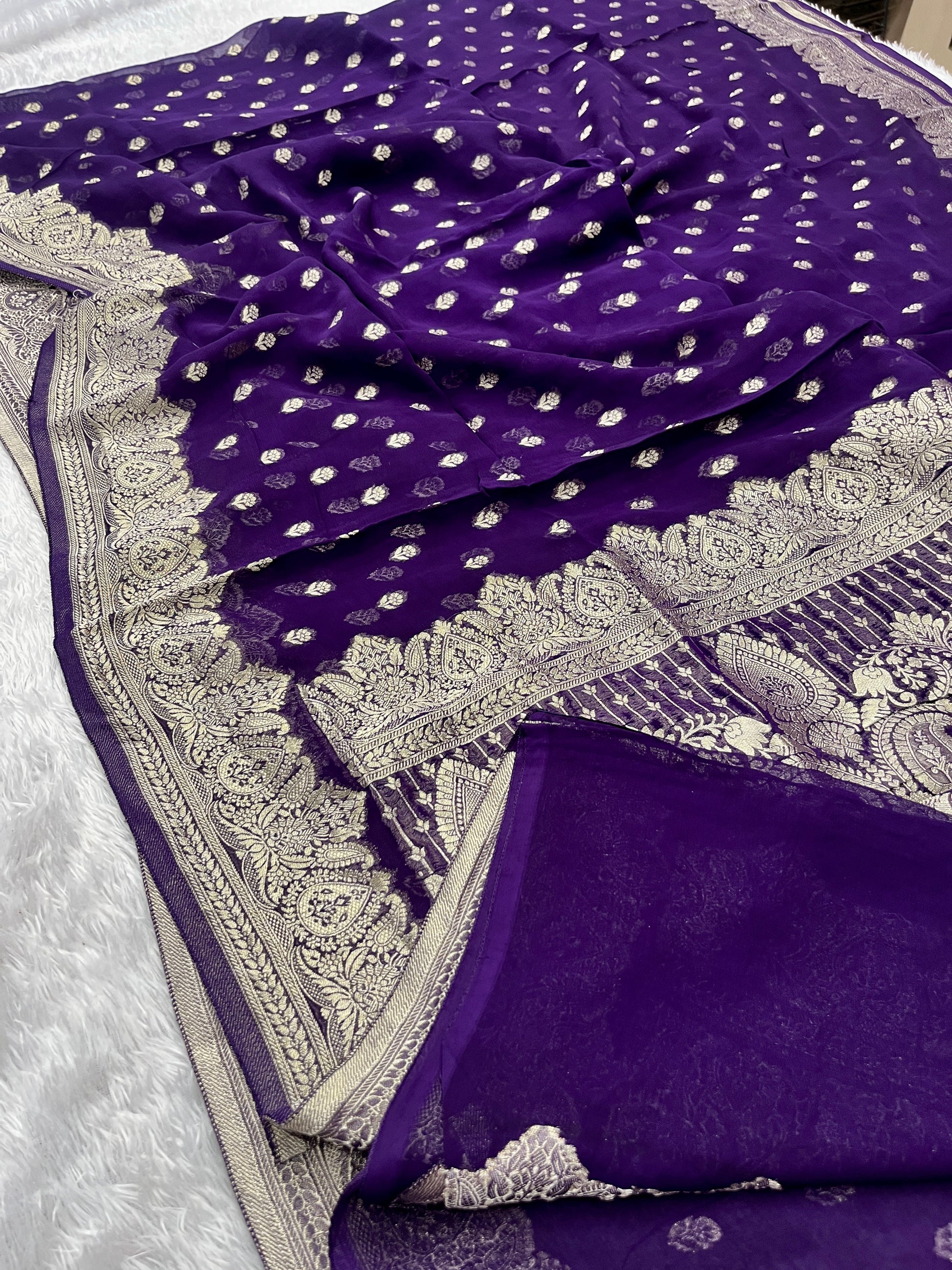 Banarsi Pure Natural Georgette Traditional Buta Design VSG04