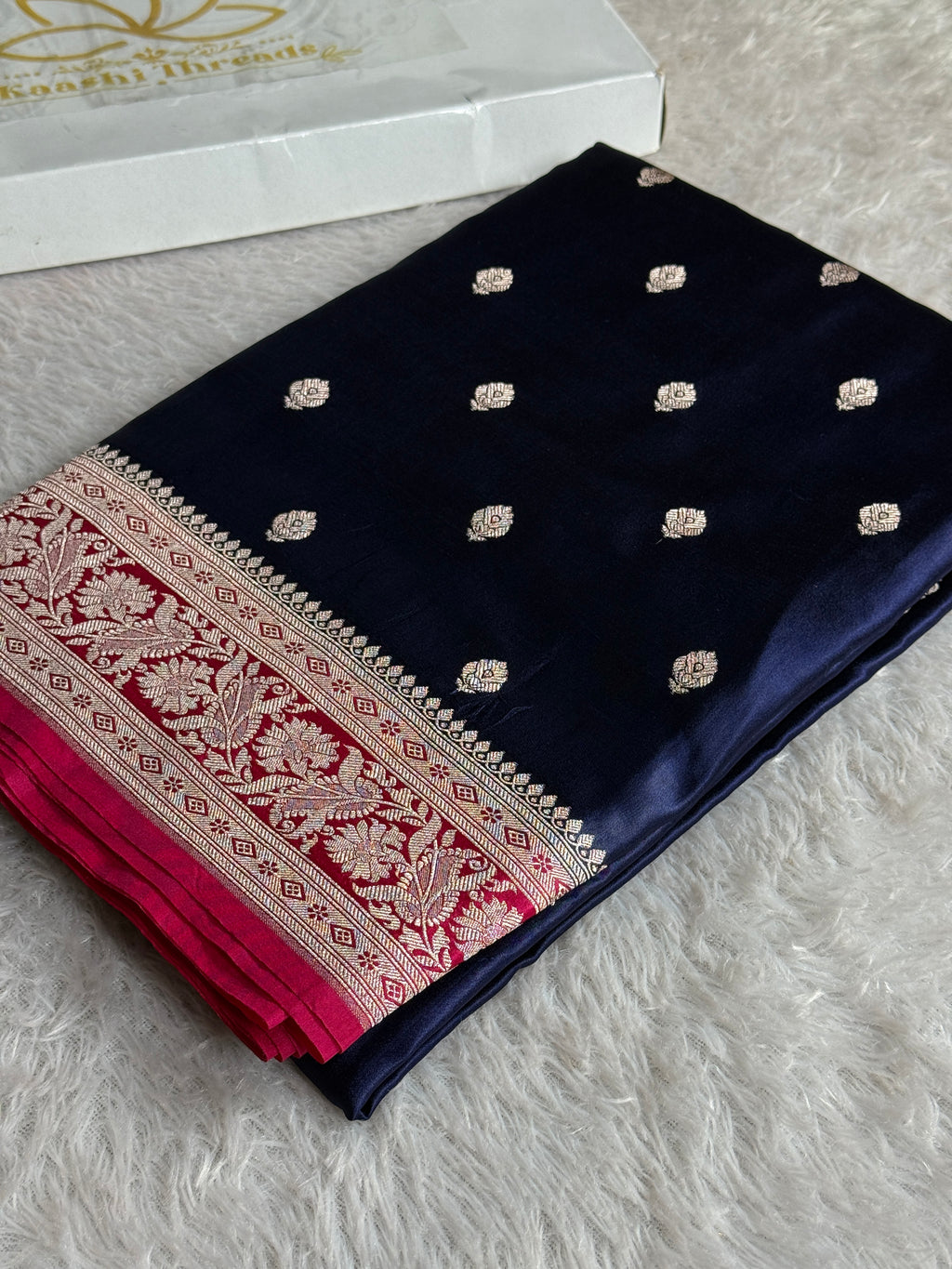 Royal Navy Blue Mashru Kataan Silk Banarasi Saree with Reddish Pink Contrast Border – MKS671