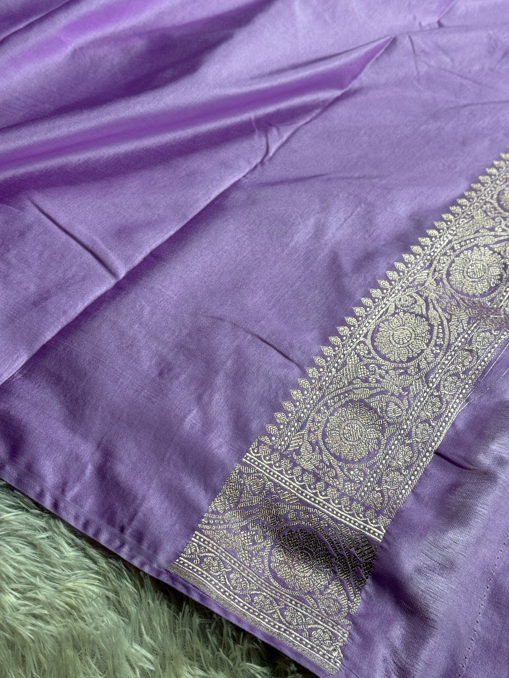 MKS303 – Mauve Banarasi Mashru Silk Saree with Jaal Woven Design & Rupa Sona Zari