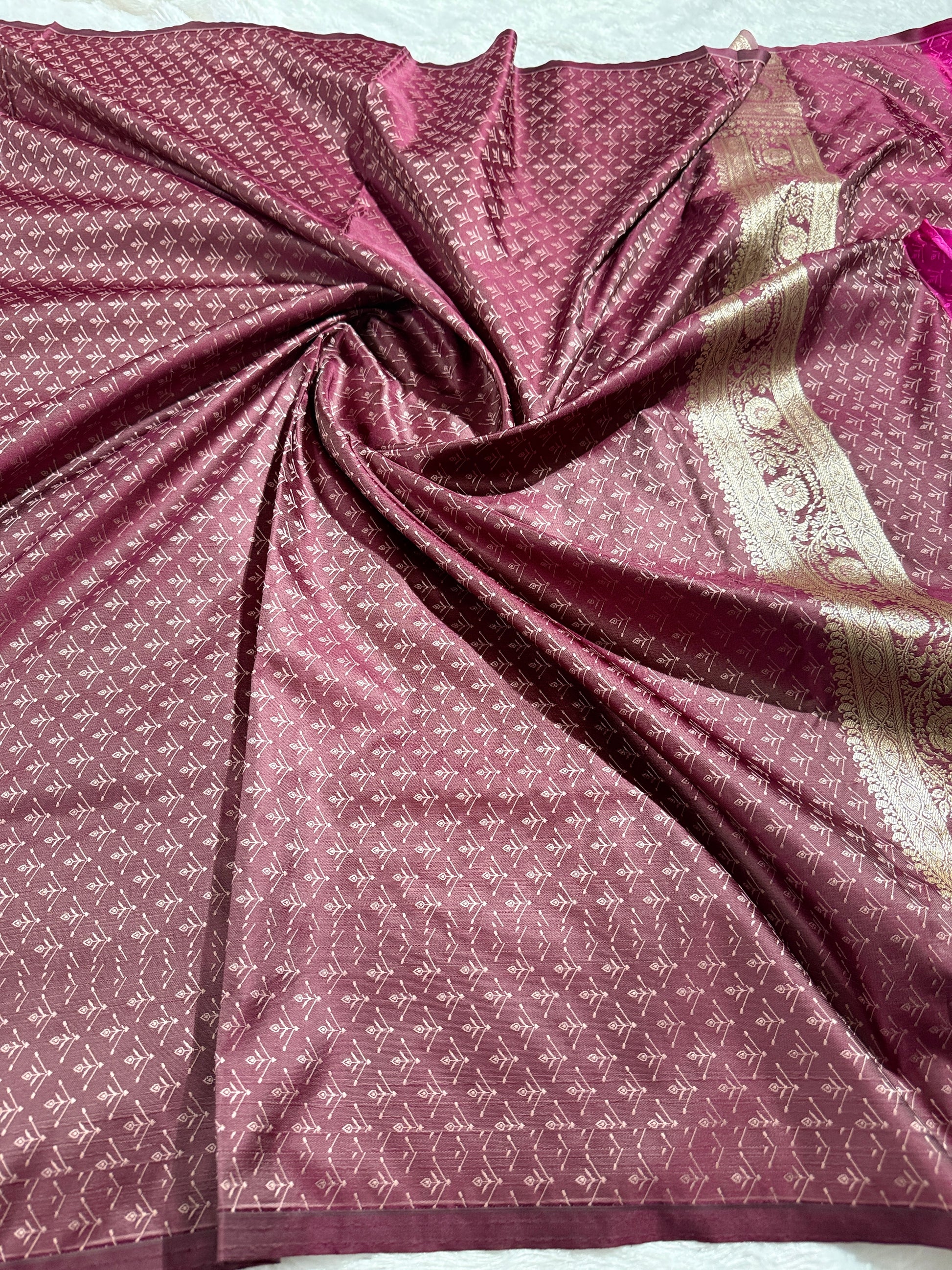 Wine & Strawberry Rangkaat Banarasi Mashru Silk Saree with Jacquard Woven Jaal Pattern MKS033