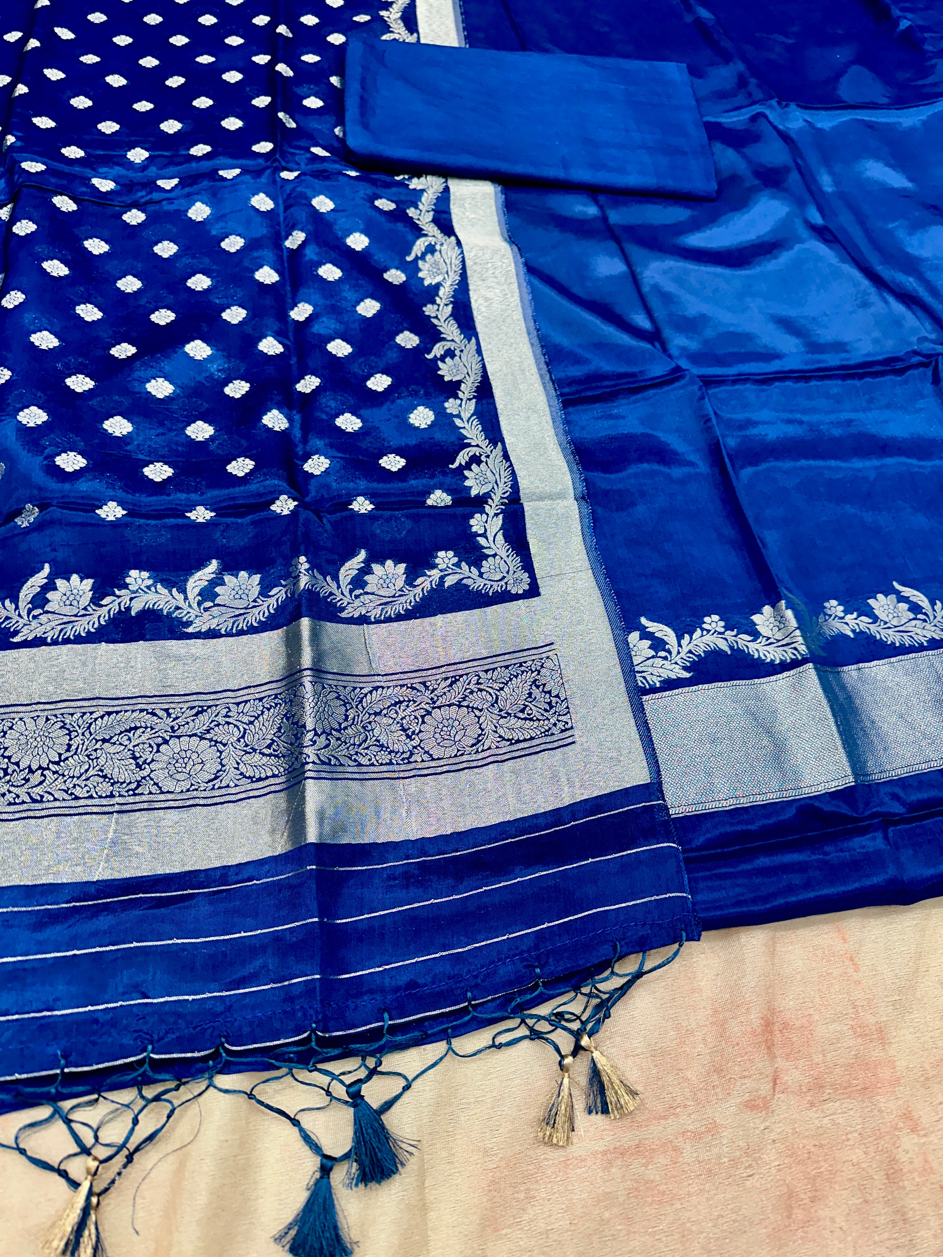 ✨ Banarasi Jacquard Gap Buti HO Silk 3-Piece Unstitched Dress Material MSS20