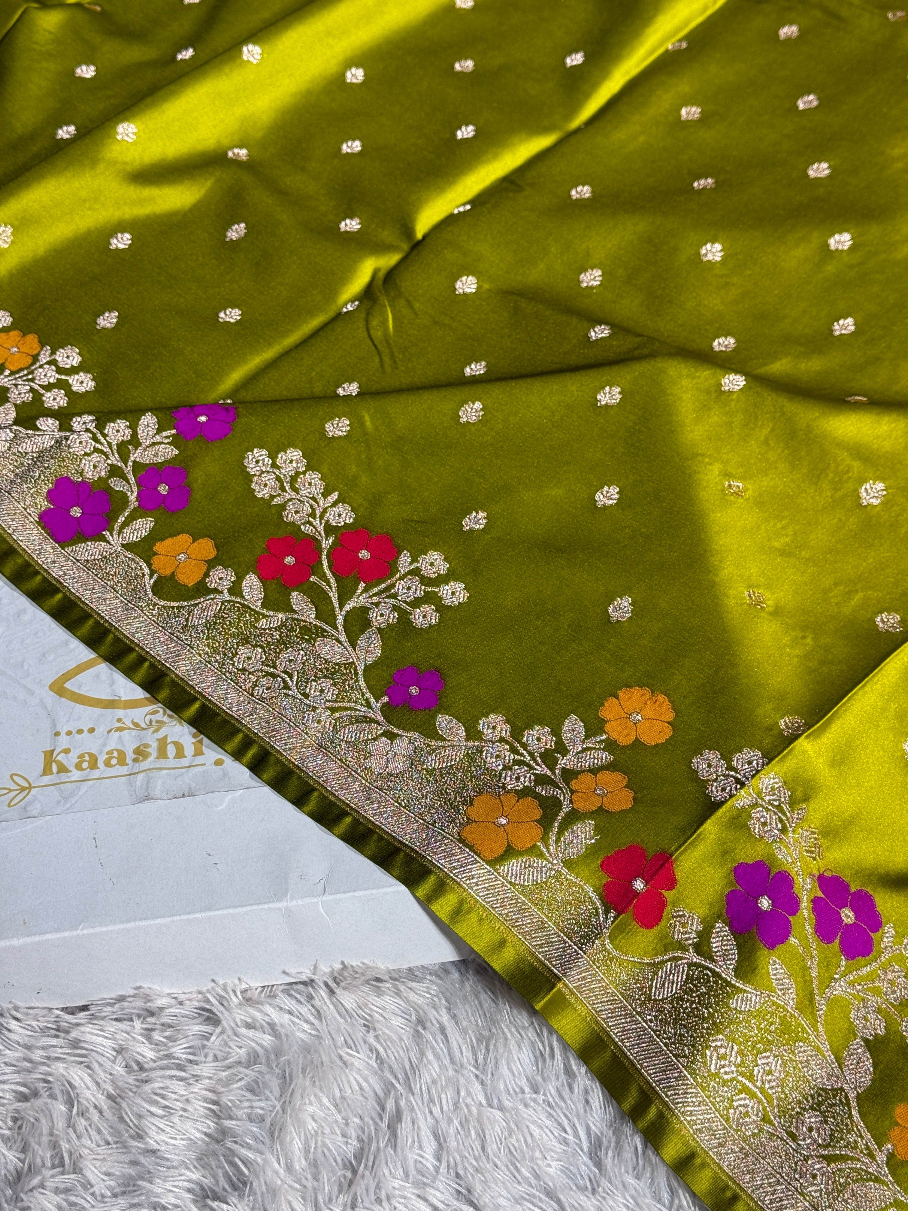 Mehndi Green Mashru Kataan Silk Saree with Zari Boota & Meenakari Border | Rich Pallu Designer Saree | MKS616