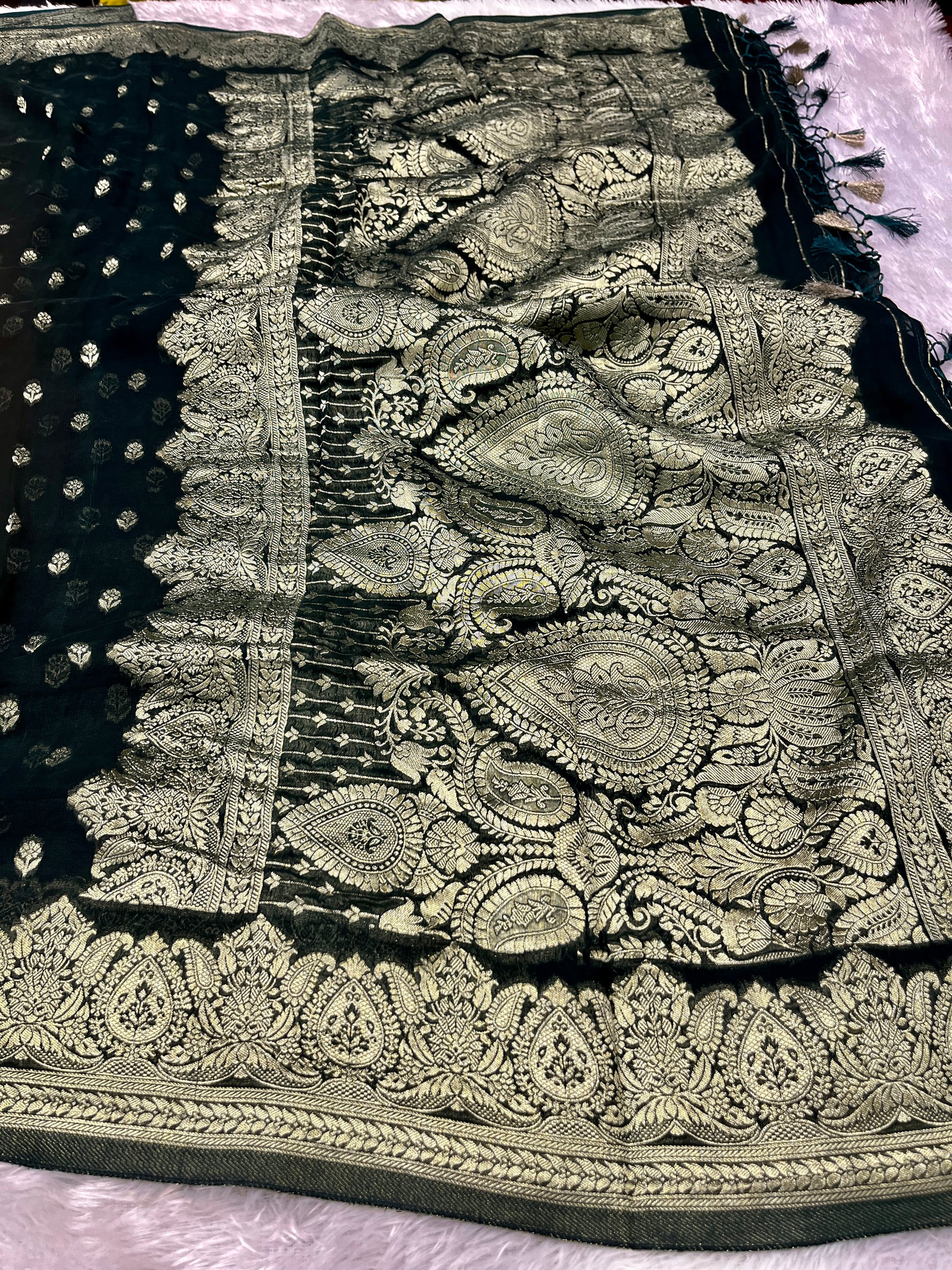 Banarsi Pure Natural Georgette Traditional Buta Design VSG04