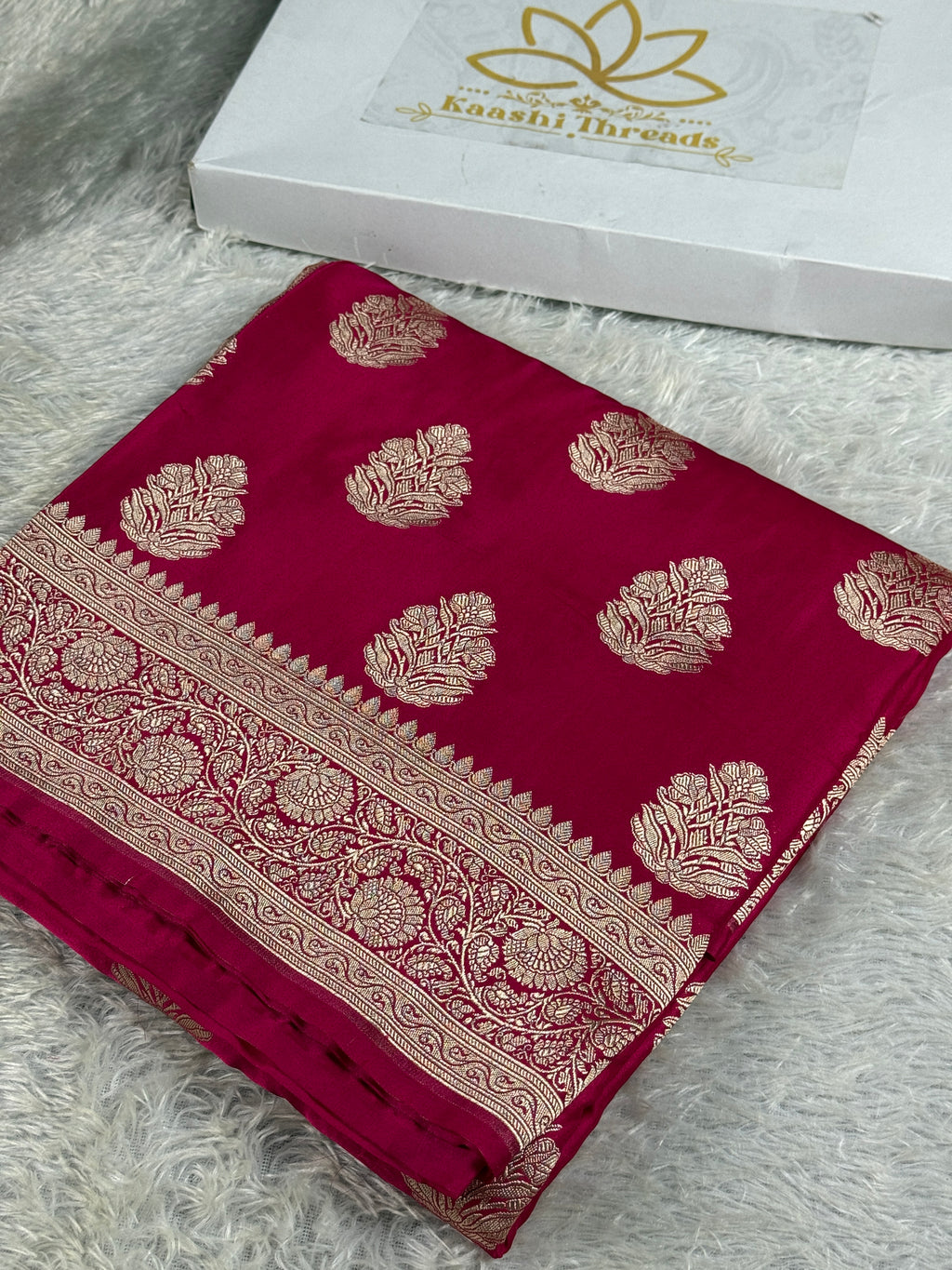 Reddish Pink Banarasi Satin Mashru Silk Saree with Buta Zari Weaving & Scalloped Border – MKS506