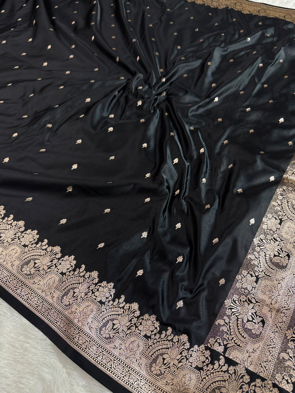 Black Banarasi Mashru Silk Saree with Jacquard Woven Designer Buti Pattern MKS026