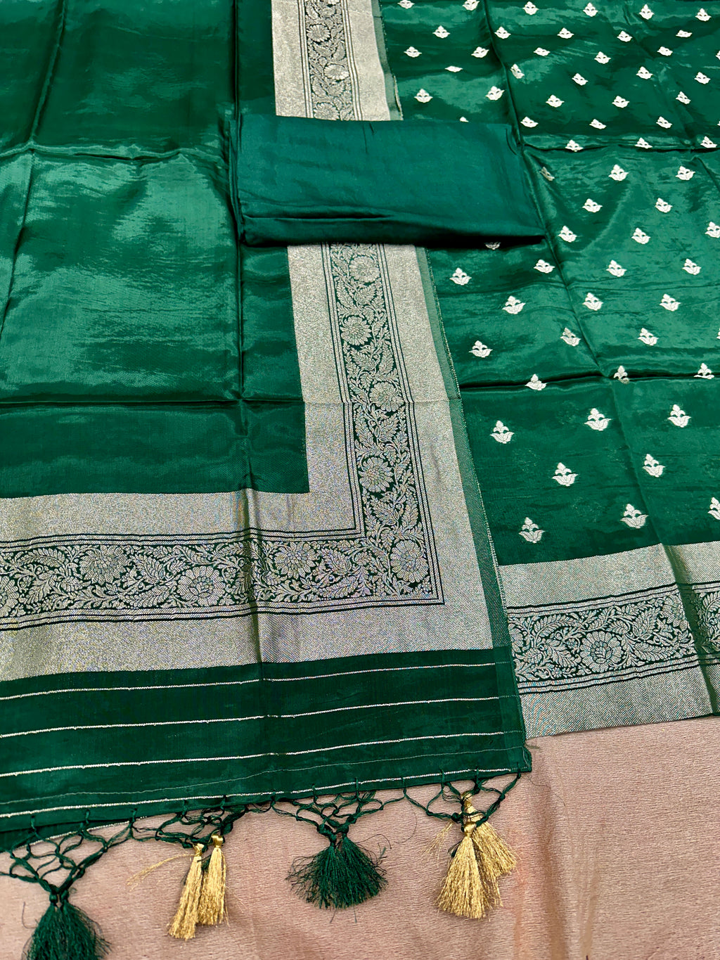 ✨ Banarasi Jacquard Gap Buti HO Silk 3-Piece Unstitched Dress Material MSS24