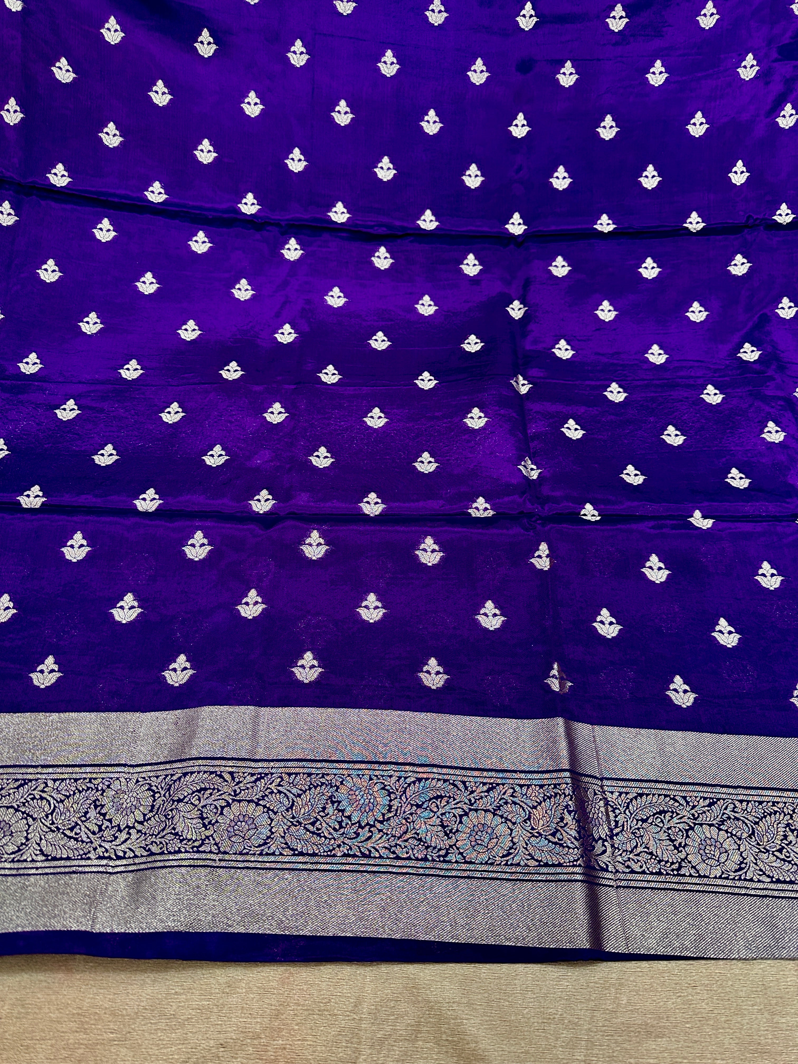 ✨ Banarasi Jacquard Gap Buti HO Silk 3-Piece Unstitched Dress Material MSS24