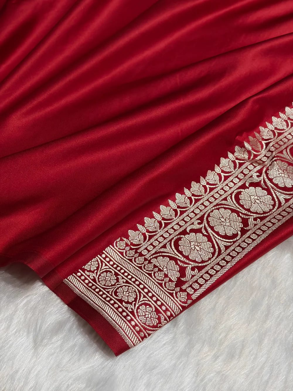 ✨ Mashru Kataan Silk Saree with Tanchoi Woven Pattern, Zari Border & Rich Zari Pallu MKS416