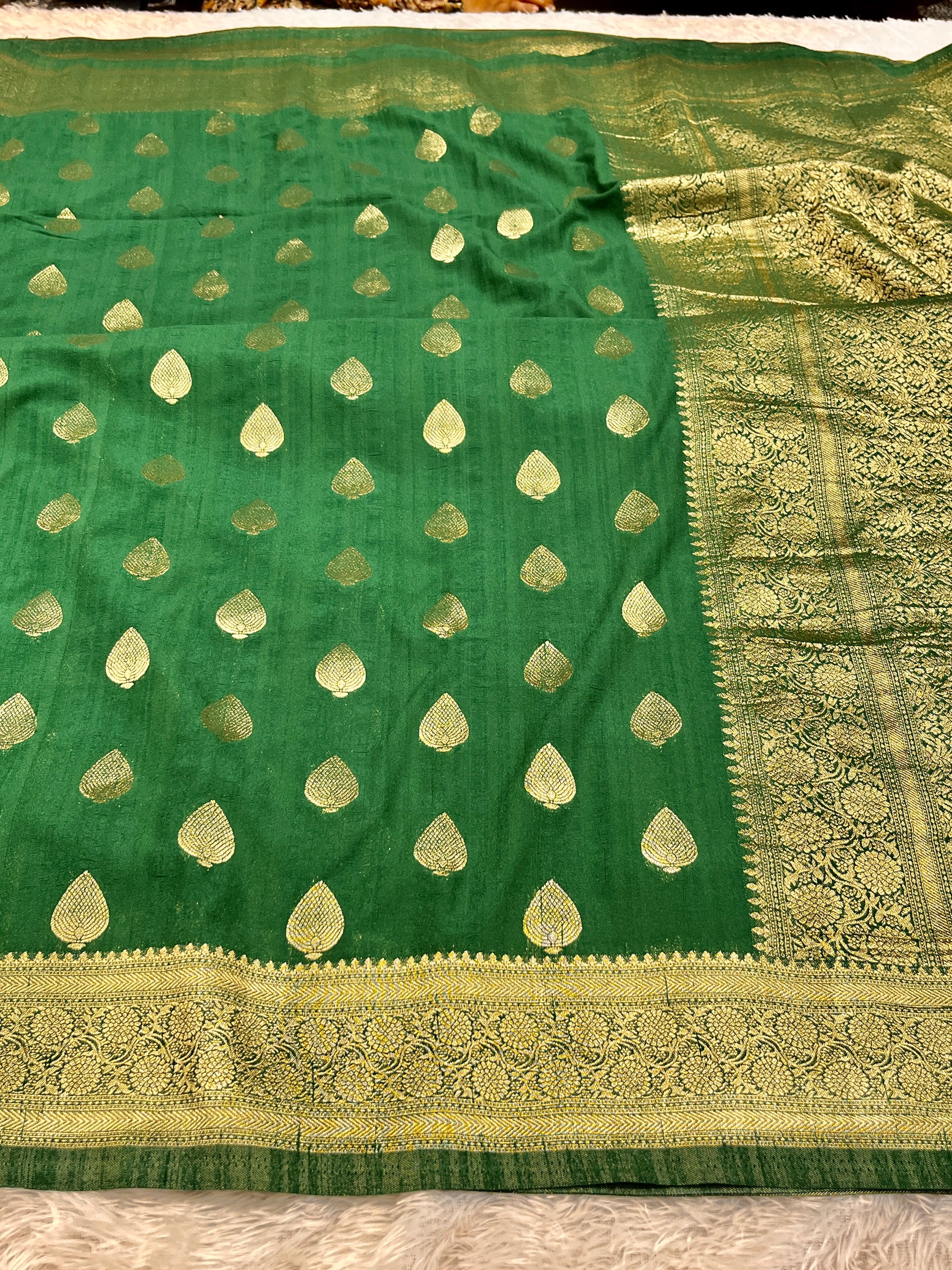 Raw Silk Zari Paan Green color  Saree RS005
