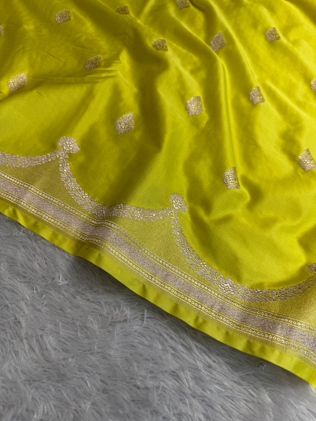 Lemon Banarasi Mashru Silk Saree with Jacquard Woven Raw Mango Buta Design MKS097