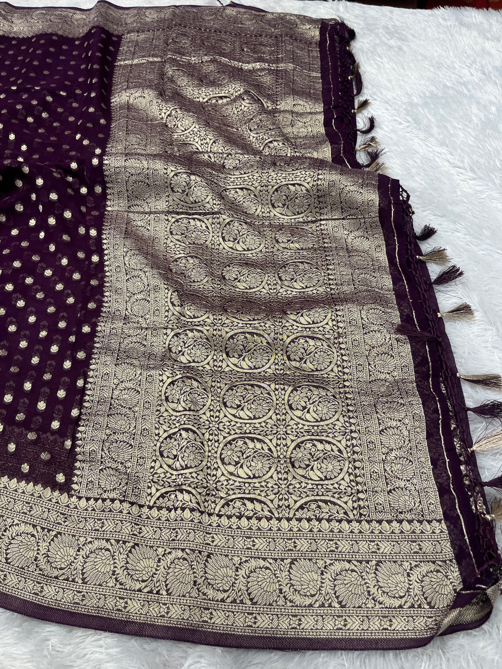 Banarsi Pure Natural Georgette Four flower Buti Design VSG02