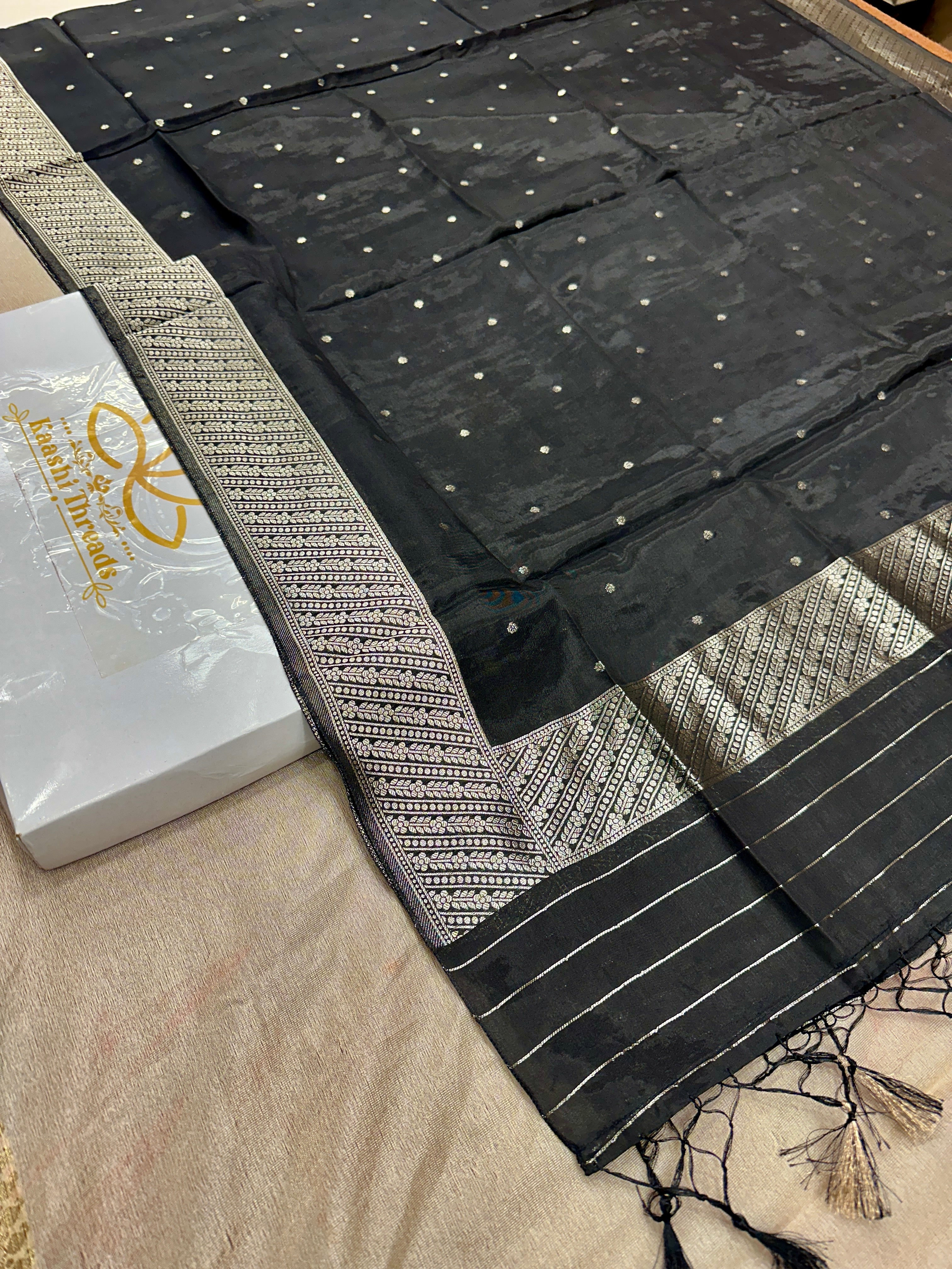 ✨ Banarasi Jacquard Gap Buti HO Silk 3-Piece Unstitched Dress Material MSS22