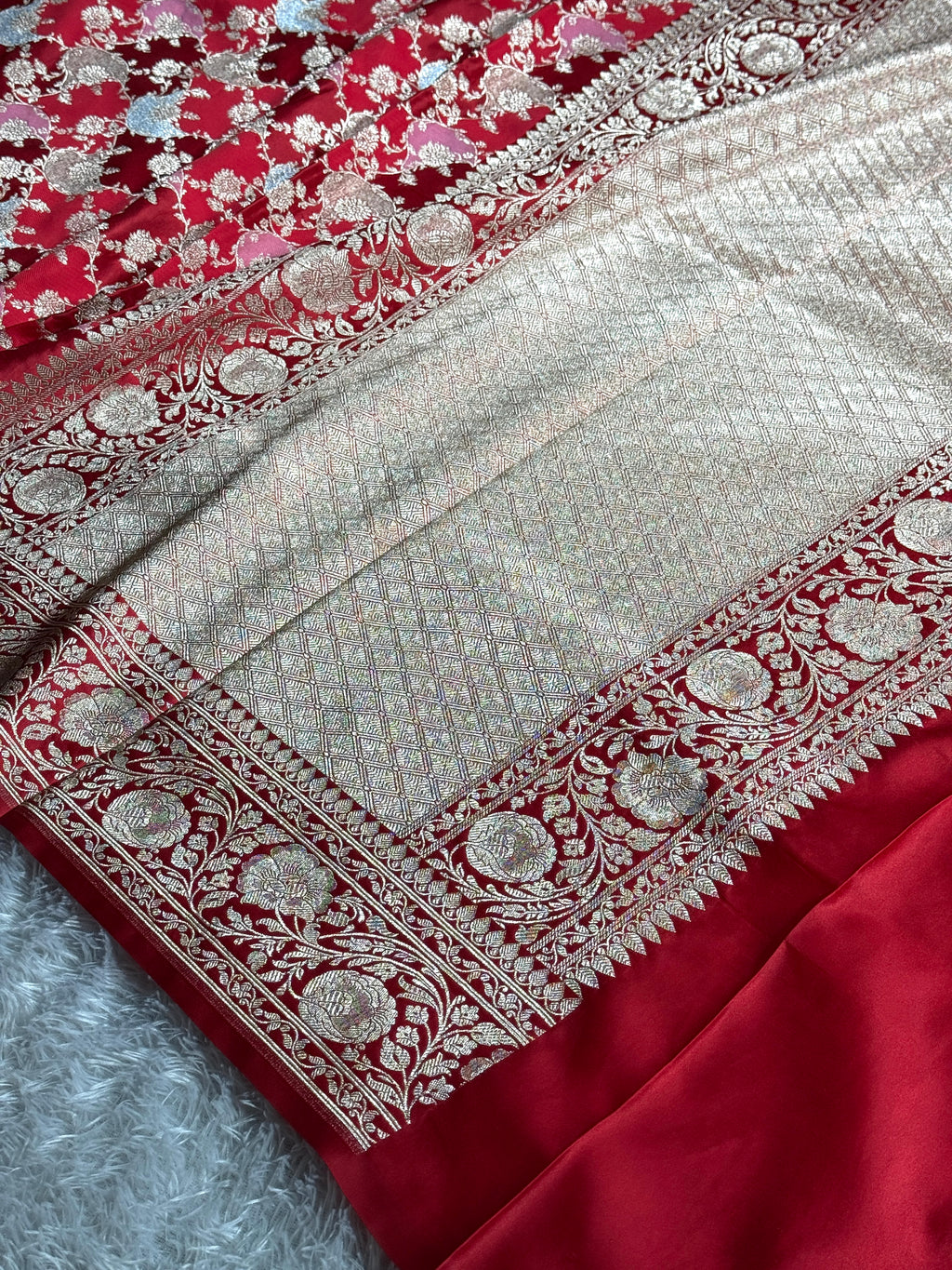 Cherish Red Mashru Kataan Silk Saree with Rangkaat Jaal Weaving & Silver Zari Meenakari Work | Rich Zari Pallu | MKS622