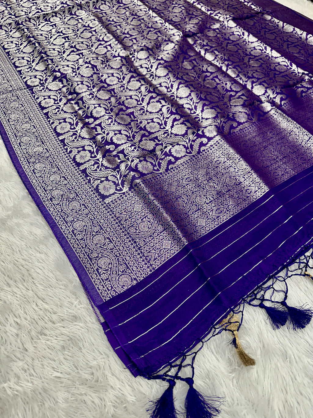 ✨ Banarasi Jacquard Gap Buti HO Silk 3-Piece Unstitched Dress Material MSS14