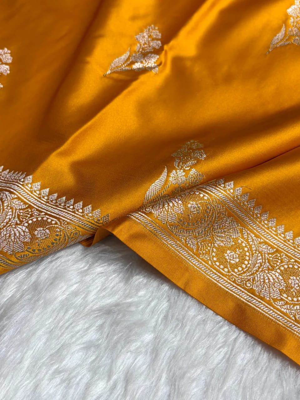 Banarasi Mashru Kataan Silk Saree Featuring Kyari Buta Woven Design with Rich Zari Pallu – MKS413