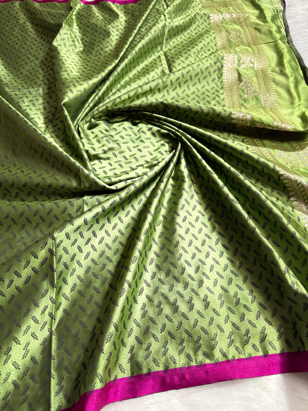 Pista Green Banarasi Mashru Silk Saree with Jacquard Woven Flower Buta & Rupa Sona Zari Finish MKS086