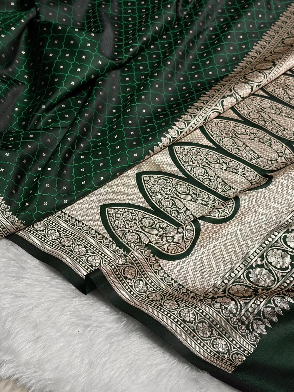 ✨ Mashru Kataan Silk Saree with Tanchoi Woven Pattern, Zari Border & Rich Zari Pallu MKS416