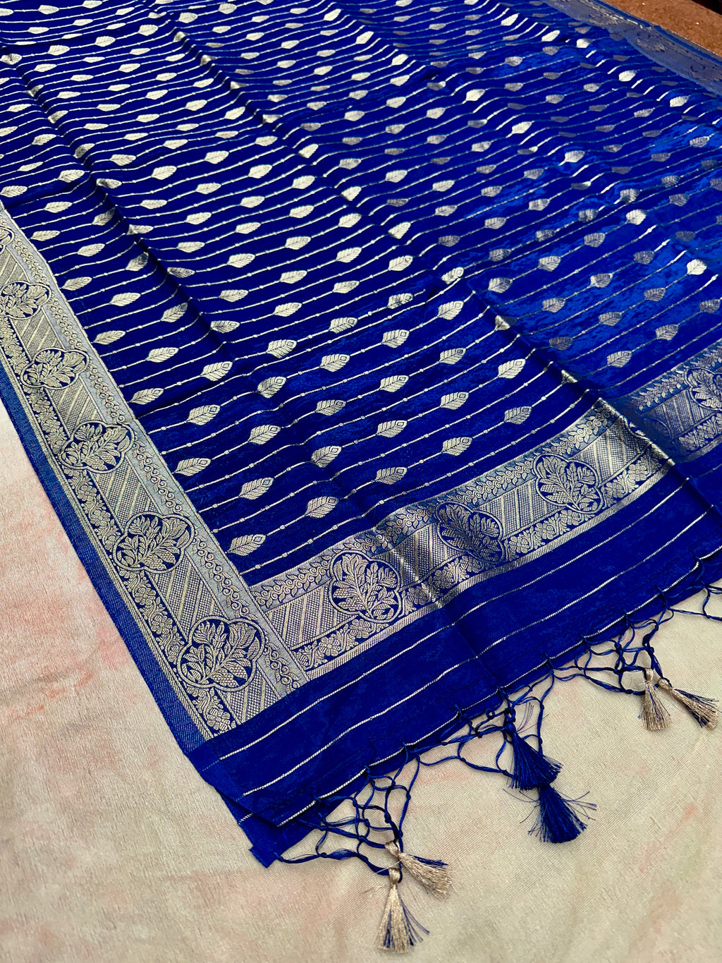 ✨ Banarasi Jacquard Gap Buti HO Silk 3-Piece Unstitched Dress Material MSS21
