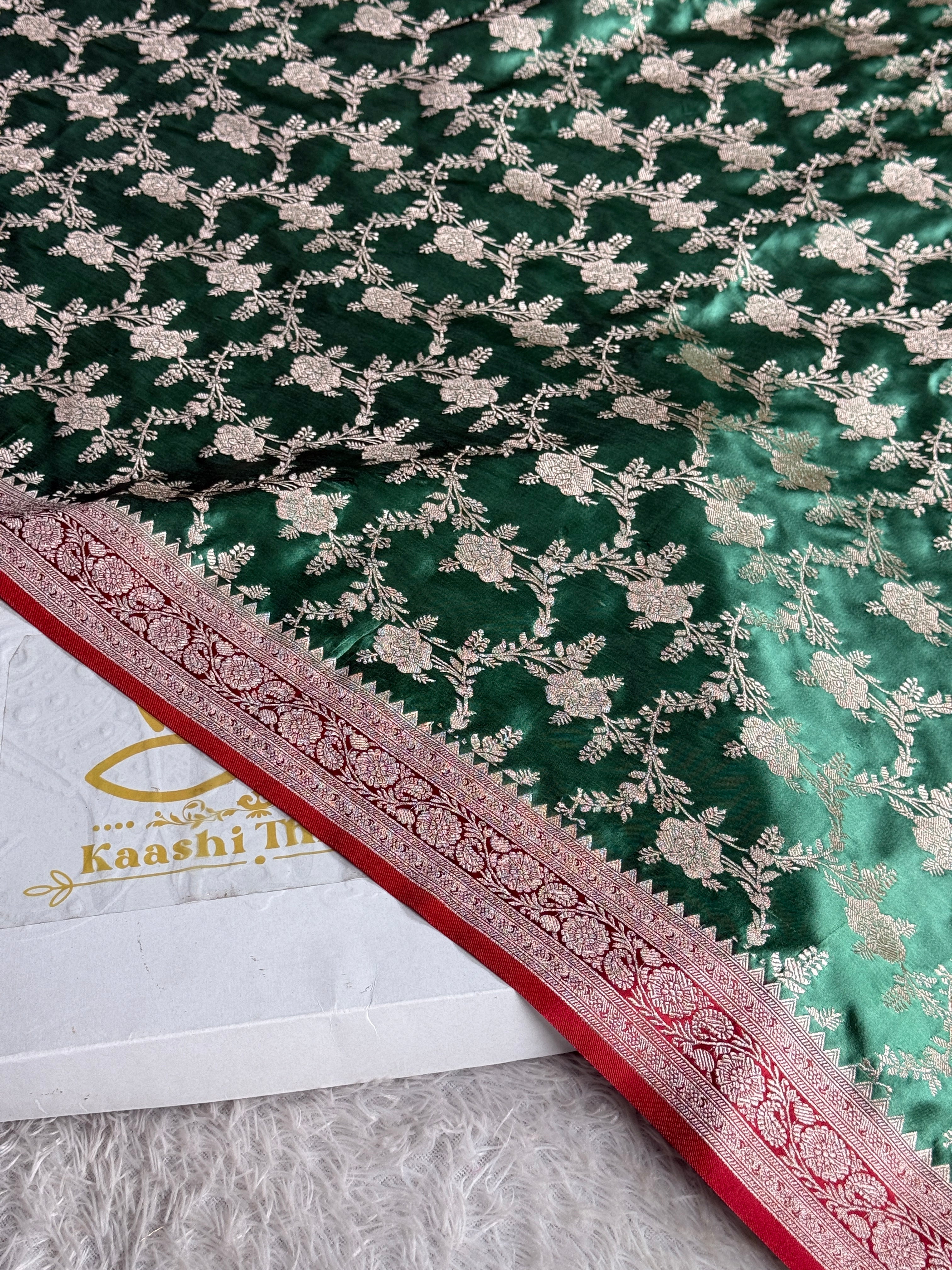 Premium Mashru Silk Contrast Saree with Jaal Woven Design & Rich Zari Pallu – Festive Wear | MKS627