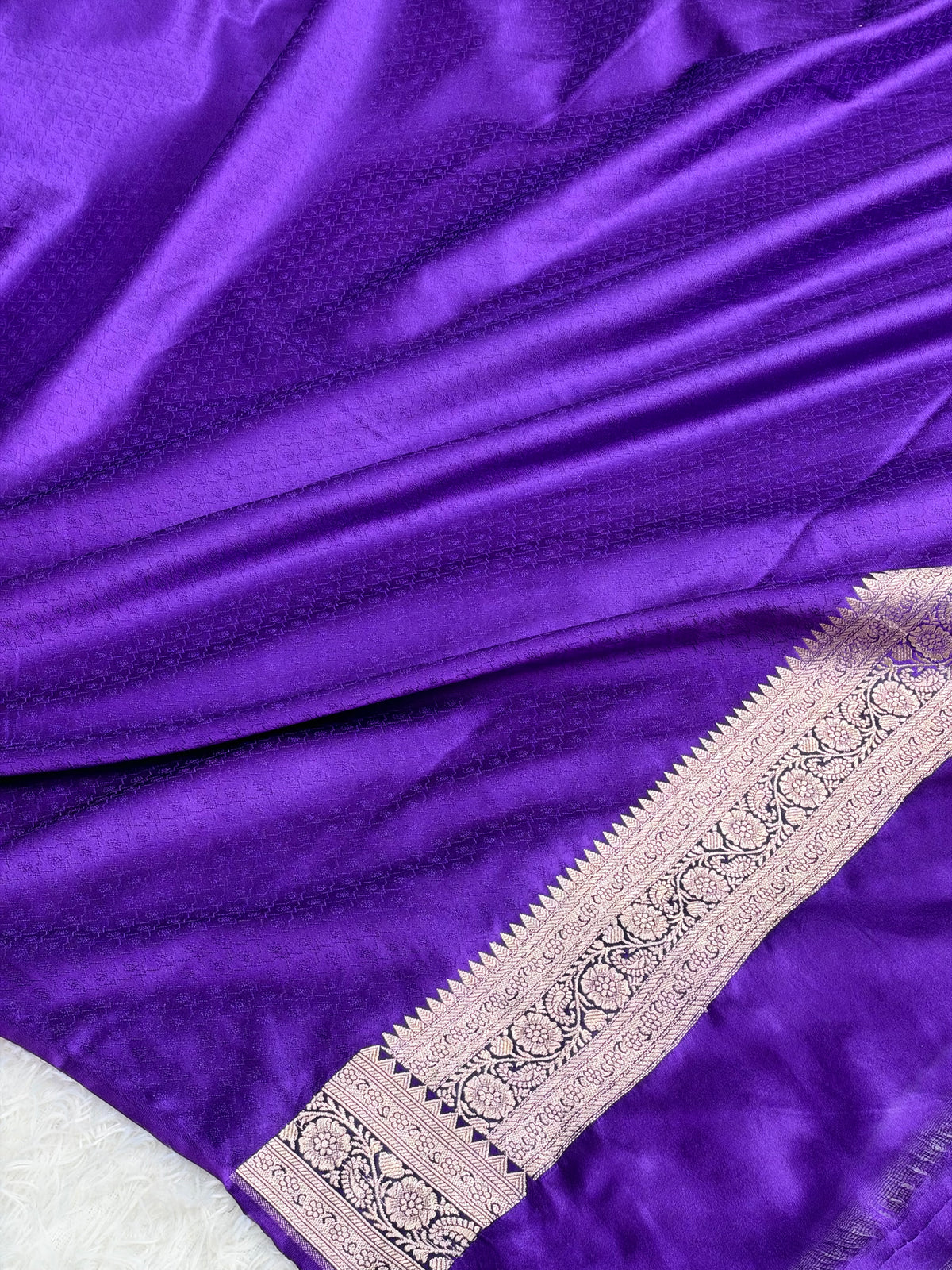 MKS881 – Purple Mashru Kataan Silk Saree with Traditional Border & Rich Zari Pallu