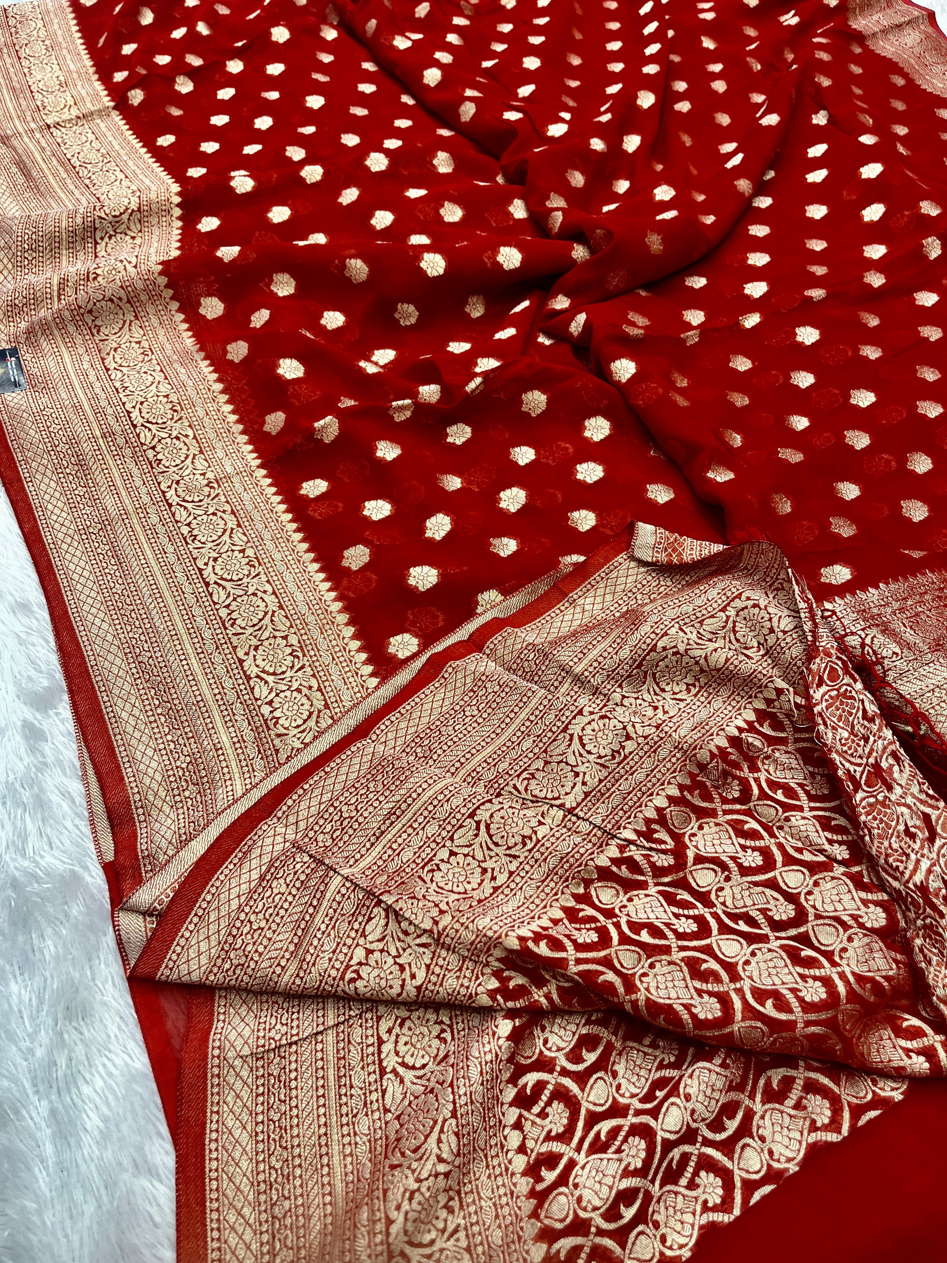 Banarsi Pure Natural Georgette Little flower Buti  Design VSG07