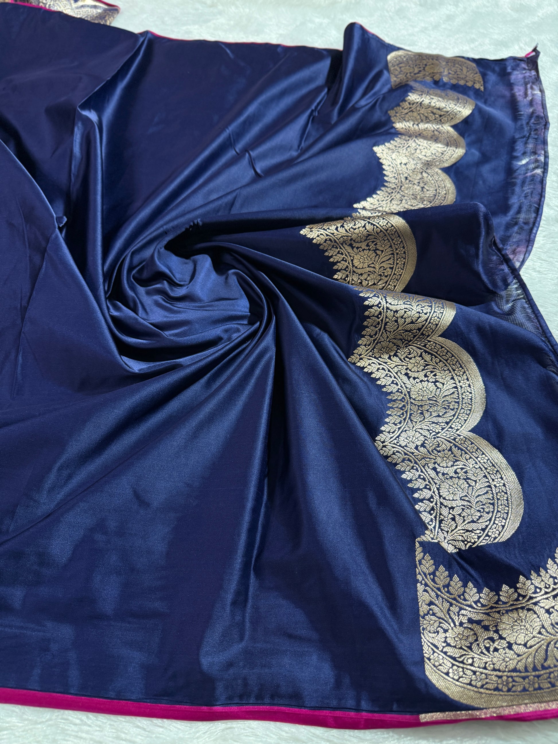 Navy Blue Banarasi Mashru Silk Saree with Jacquard Dual Buta Weave & Fine Zari Highlights MKS088