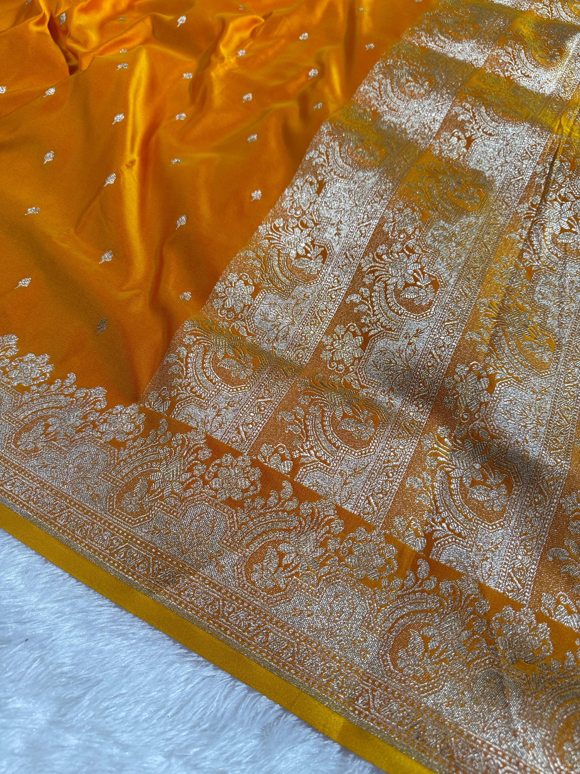 Yellow Banarasi Mashru Silk Saree with Jacquard Woven Chunri Buti Design MKS094