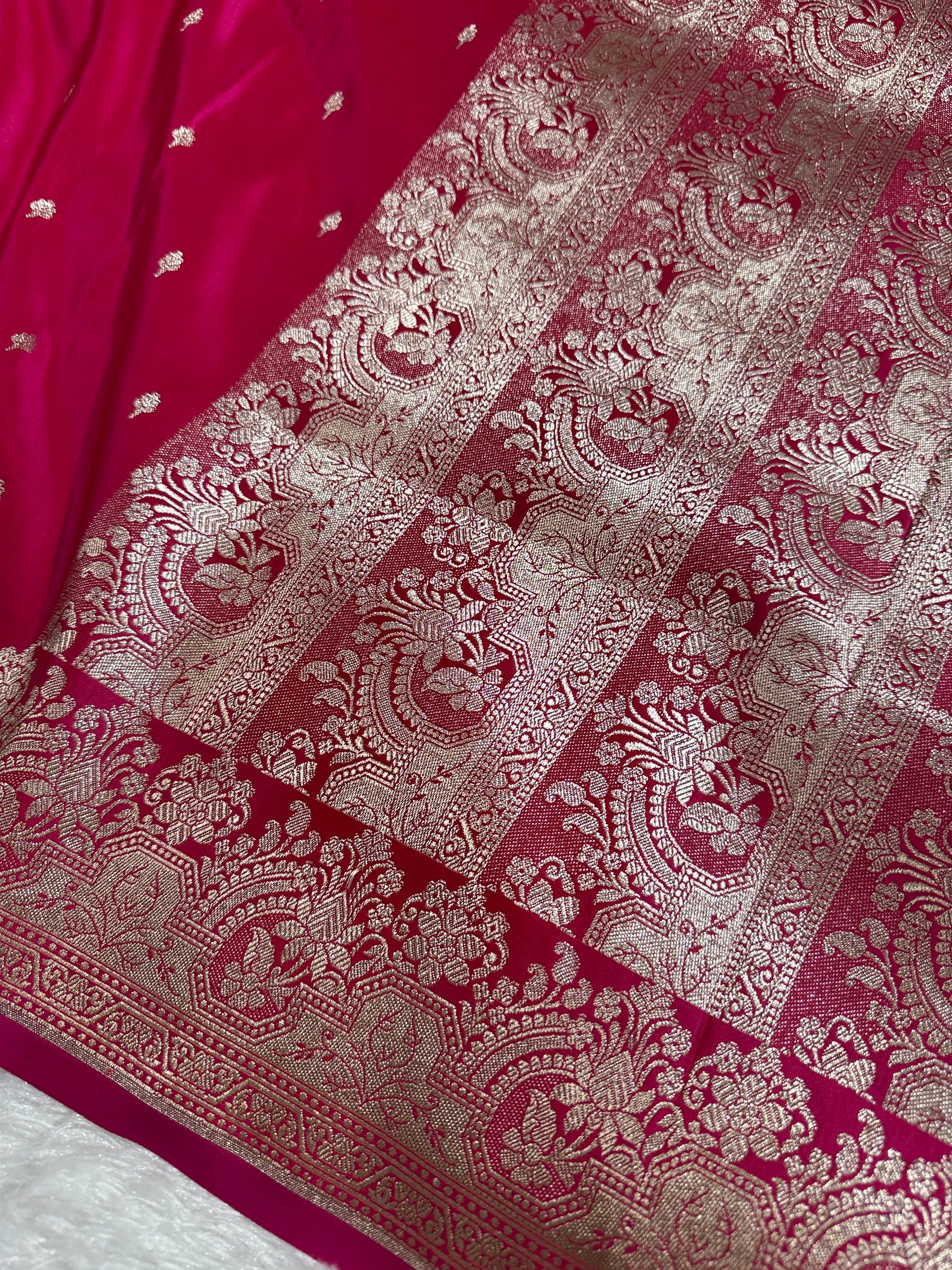 Reddish Pink Banarasi Mashru Silk Saree with Jacquard Woven Designer Buti Pattern MKS025
