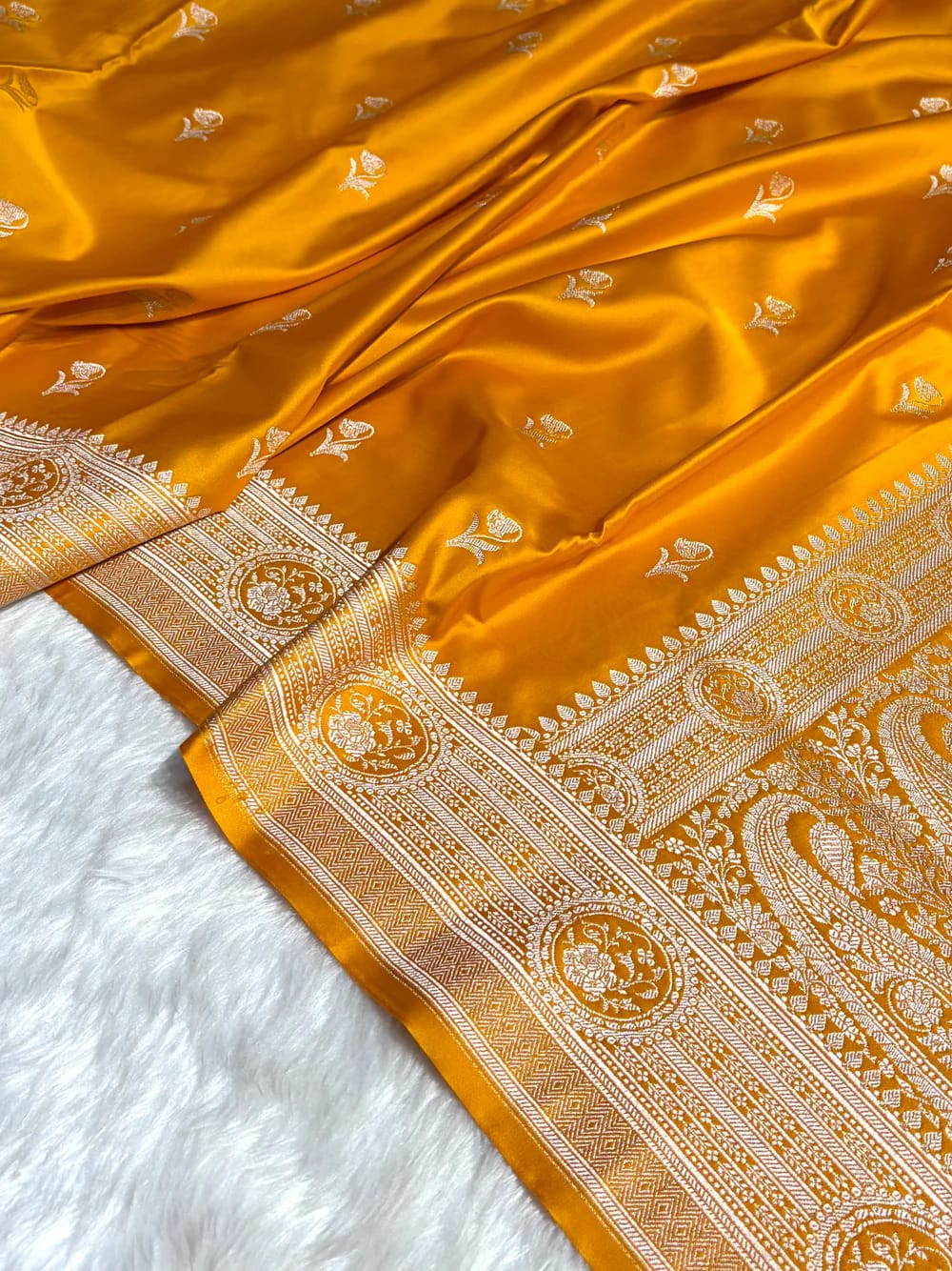 ✨ Mashru Kataan Silk Saree with Buta Woven Pattern, Ikkat Border & Rich Zari Pallu MKS407