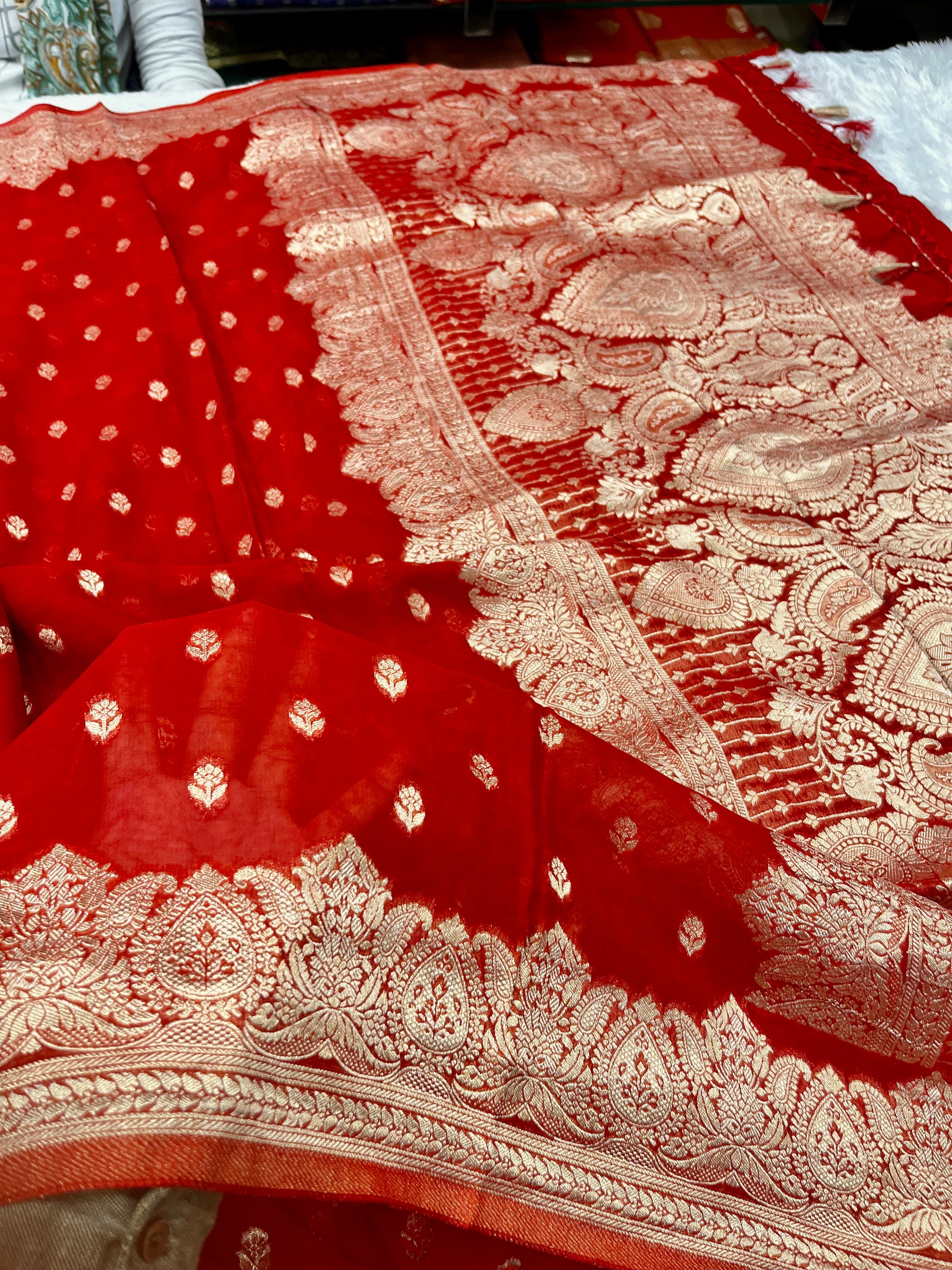 Banarsi Pure Natural Georgette Traditional Buta Design VSG04