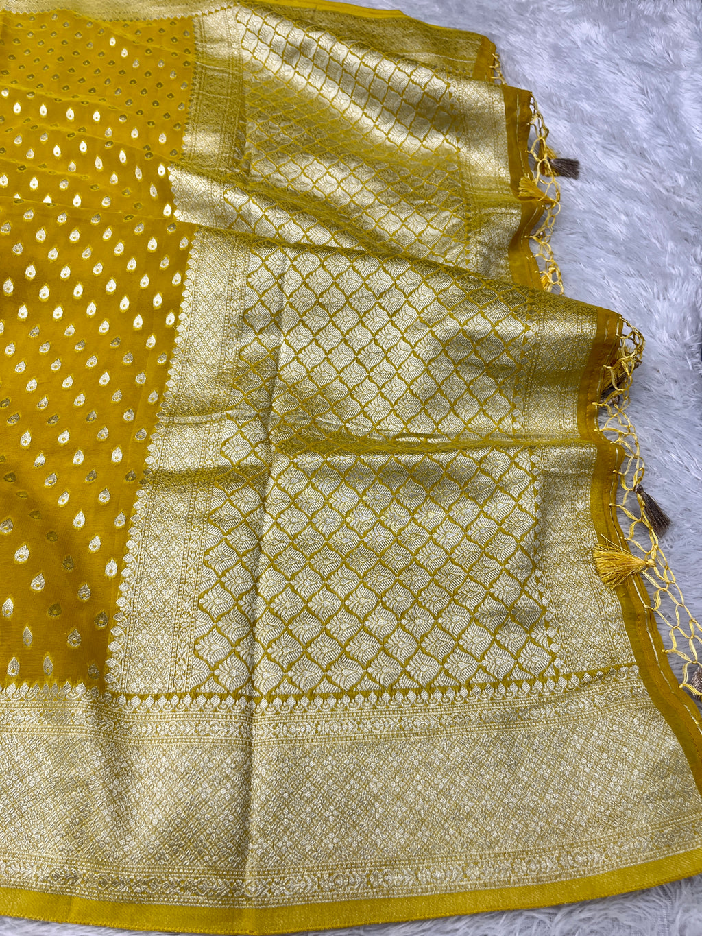 Banarsi Pure Natural Georgette Almond Buti  Design VSG06