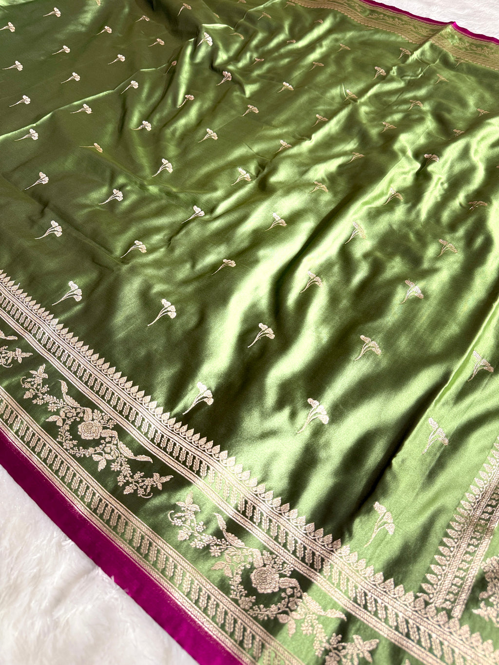 Pista Green Banarasi Mashru Silk Saree with Jacquard Woven Flower Buta & Rupa Sona Zari Finish MKS086