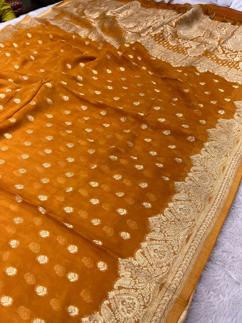 Banarsi Pure Natural Georgette Traditional Buta Design VSG04