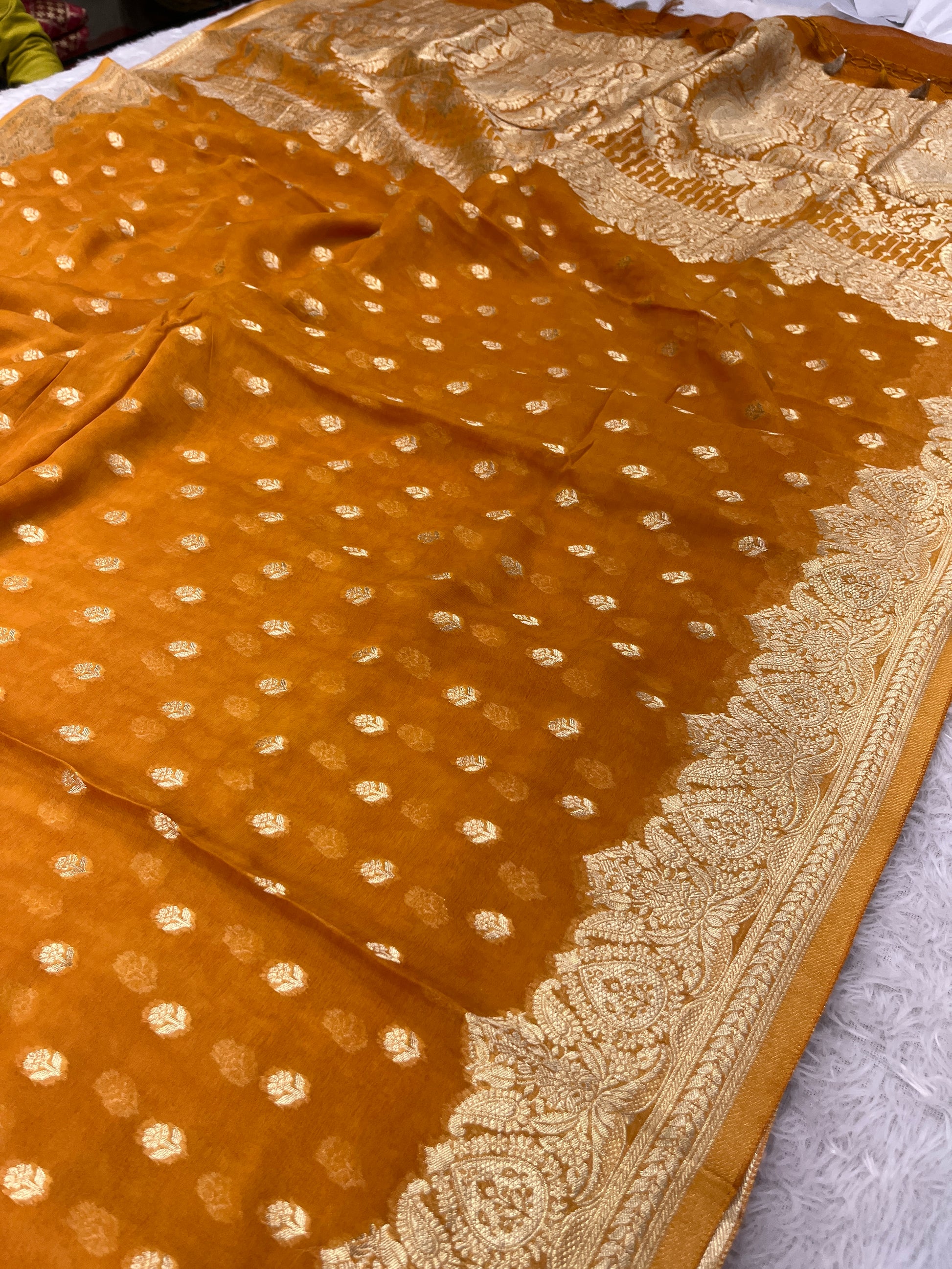 Banarsi Pure Natural Georgette Traditional Buta Design VSG04