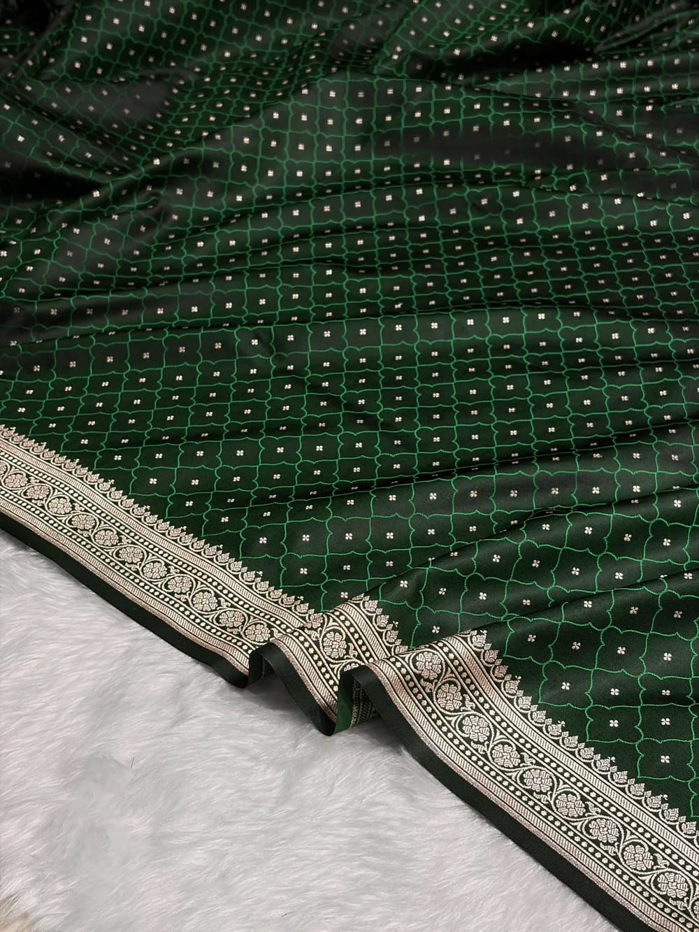 ✨ Mashru Kataan Silk Saree with Tanchoi Woven Pattern, Zari Border & Rich Zari Pallu MKS416