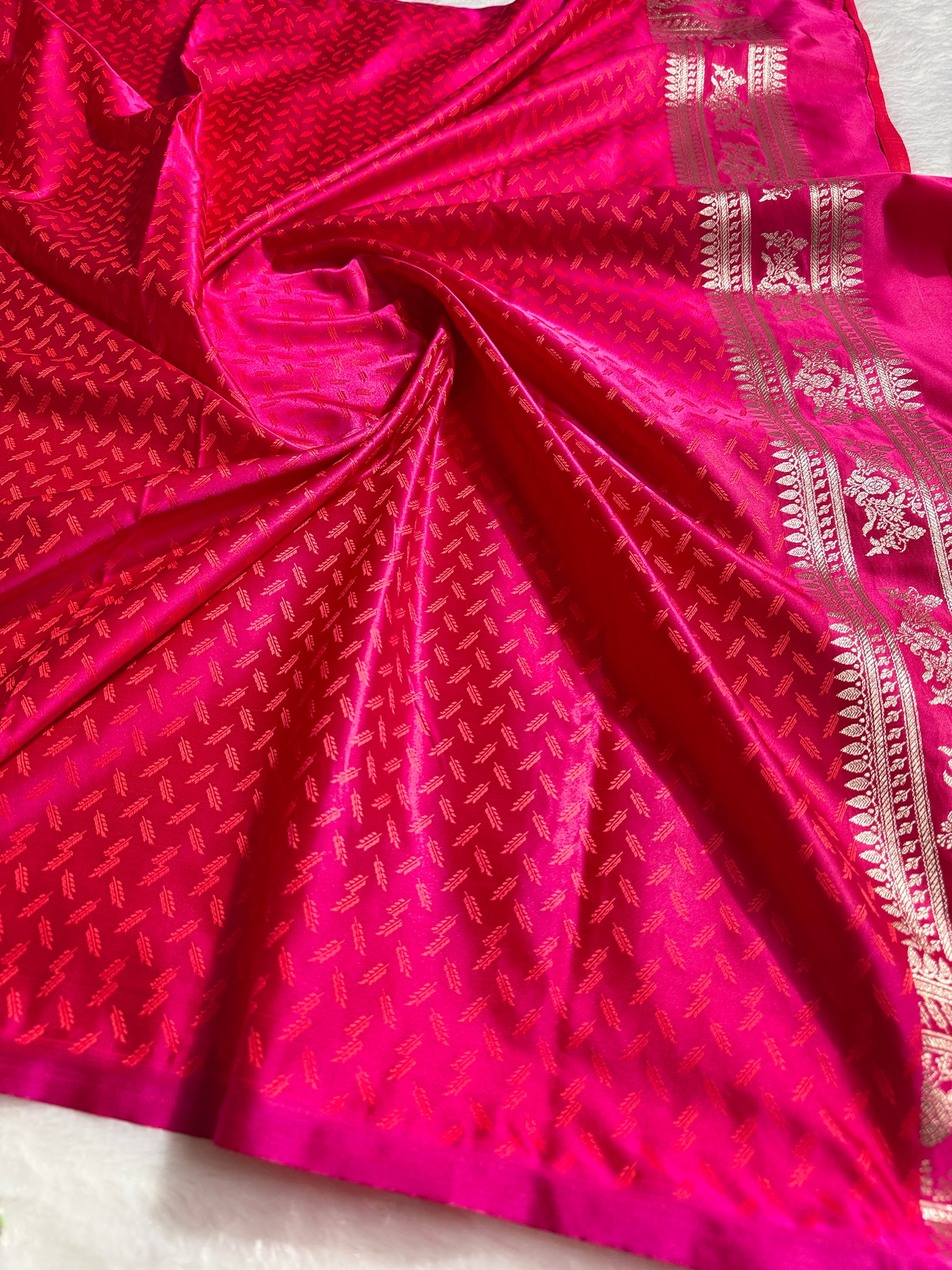Dark Pink Banarasi Mashru Silk Saree with Jacquard Woven Flower Buta & Elegant Zari Highlights MKS086