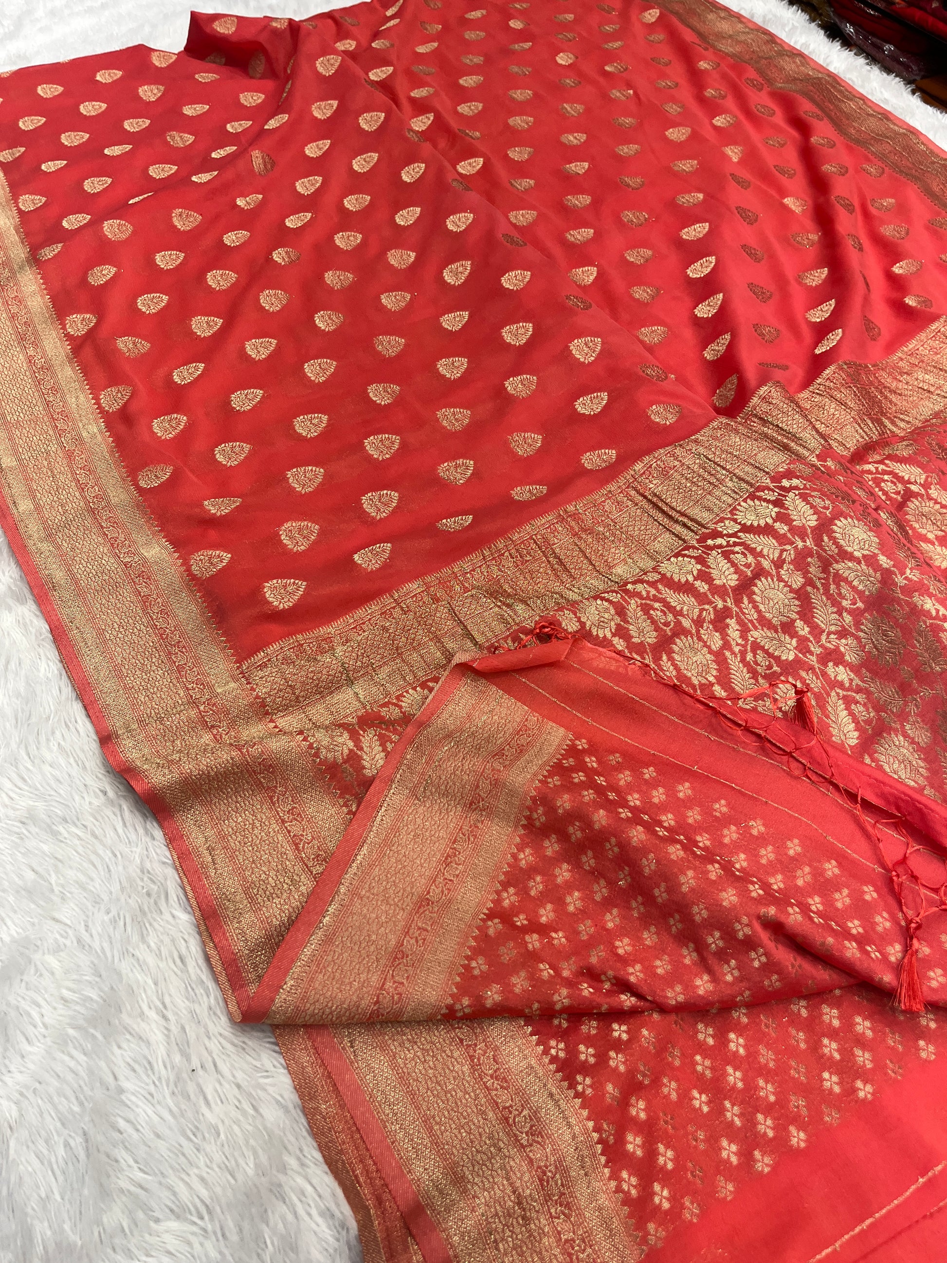 Chinon Silk Buta Zari Pitch Color Saree CN01