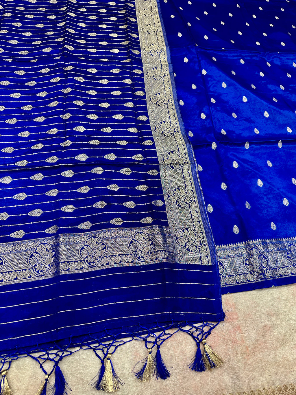 ✨ Banarasi Jacquard Gap Buti HO Silk 3-Piece Unstitched Dress Material MSS21