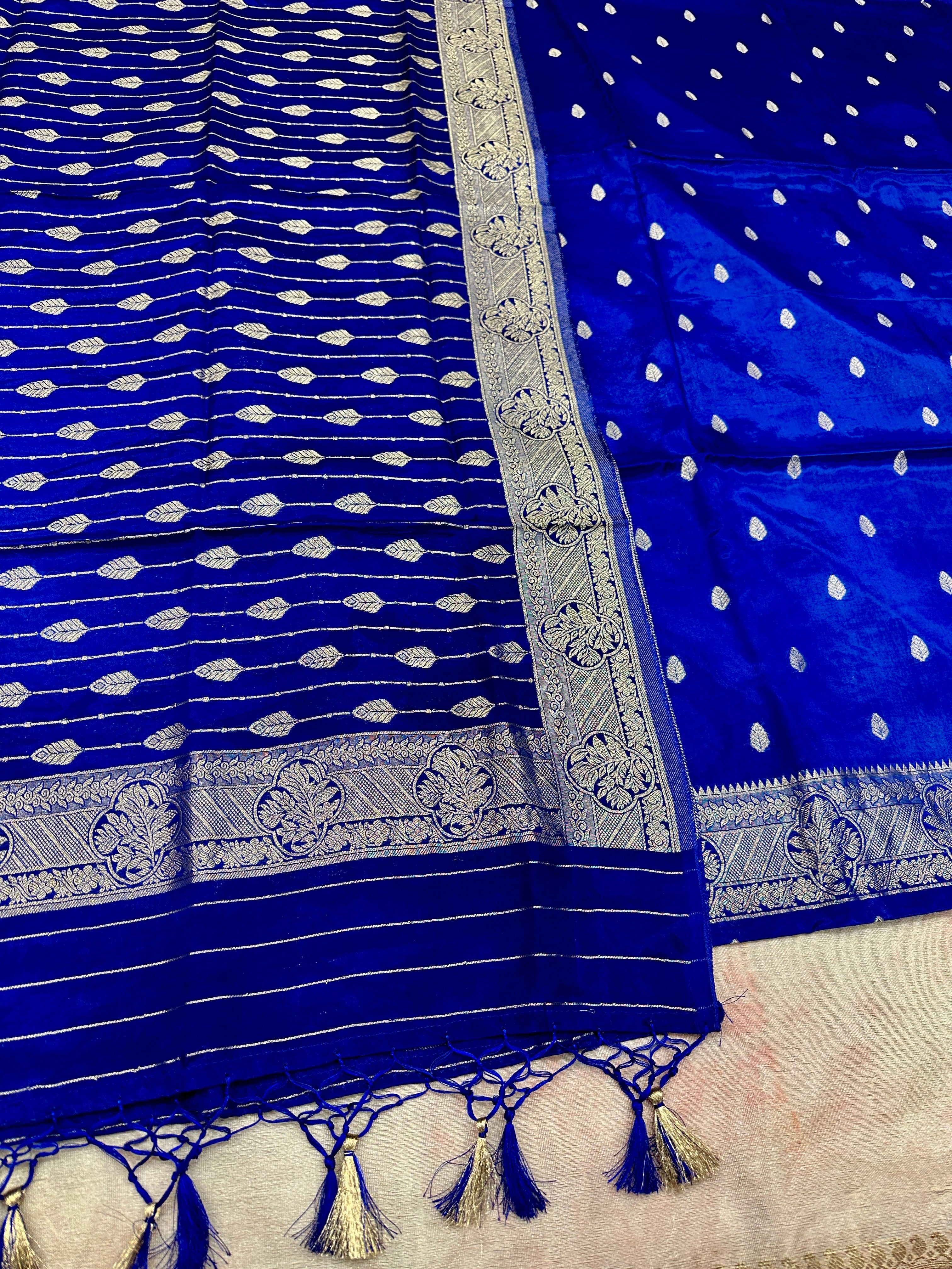 ✨ Banarasi Jacquard Gap Buti HO Silk 3-Piece Unstitched Dress Material MSS21