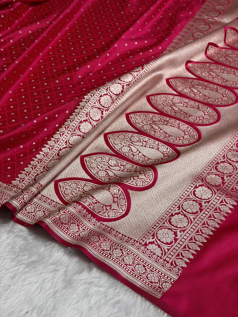 ✨ Mashru Kataan Silk Saree with Tanchoi Woven Pattern, Zari Border & Rich Zari Pallu MKS416