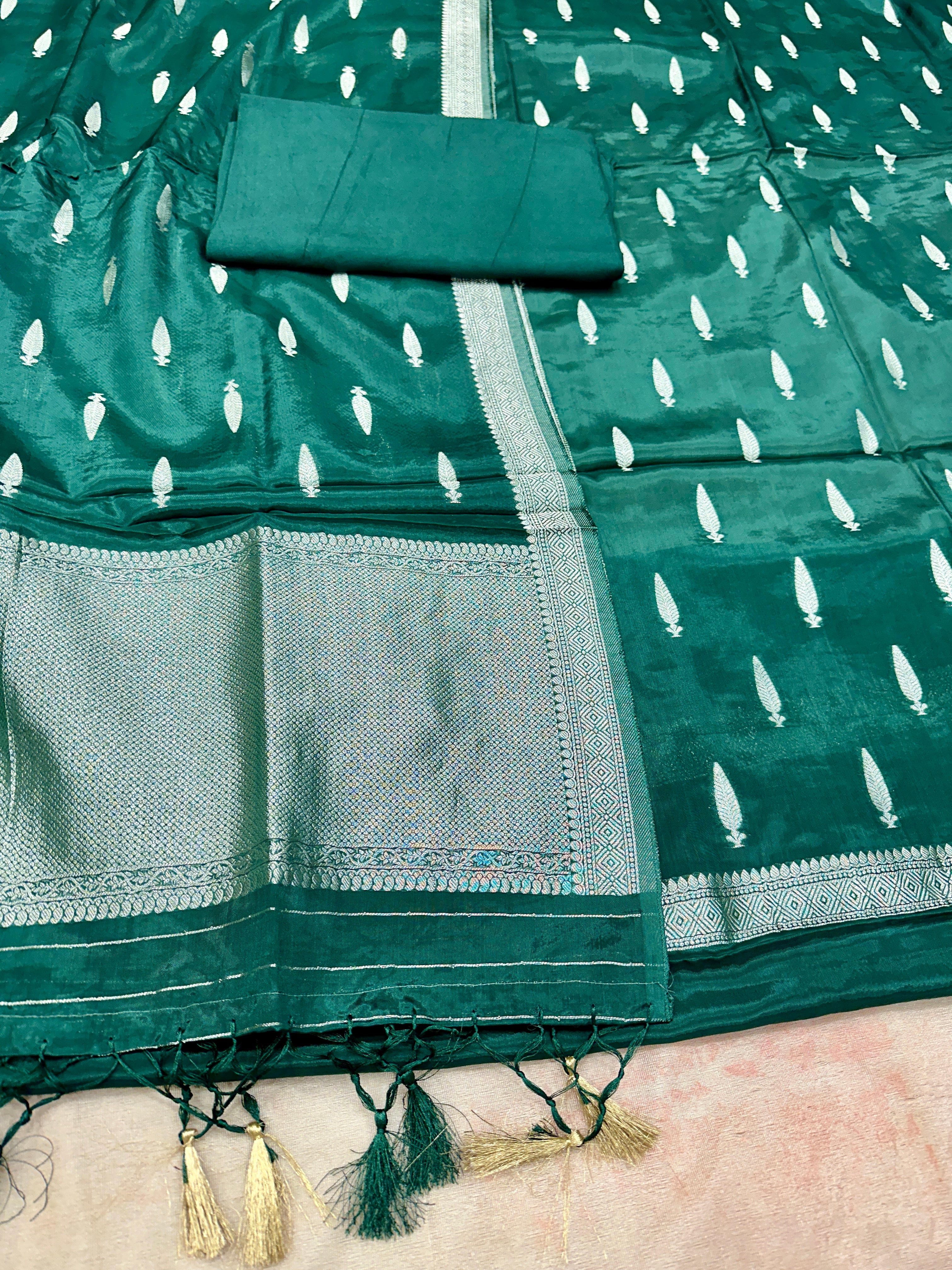 ✨ Banarasi Jacquard Gap Buti HO Silk 3-Piece Unstitched Dress Material MSS19