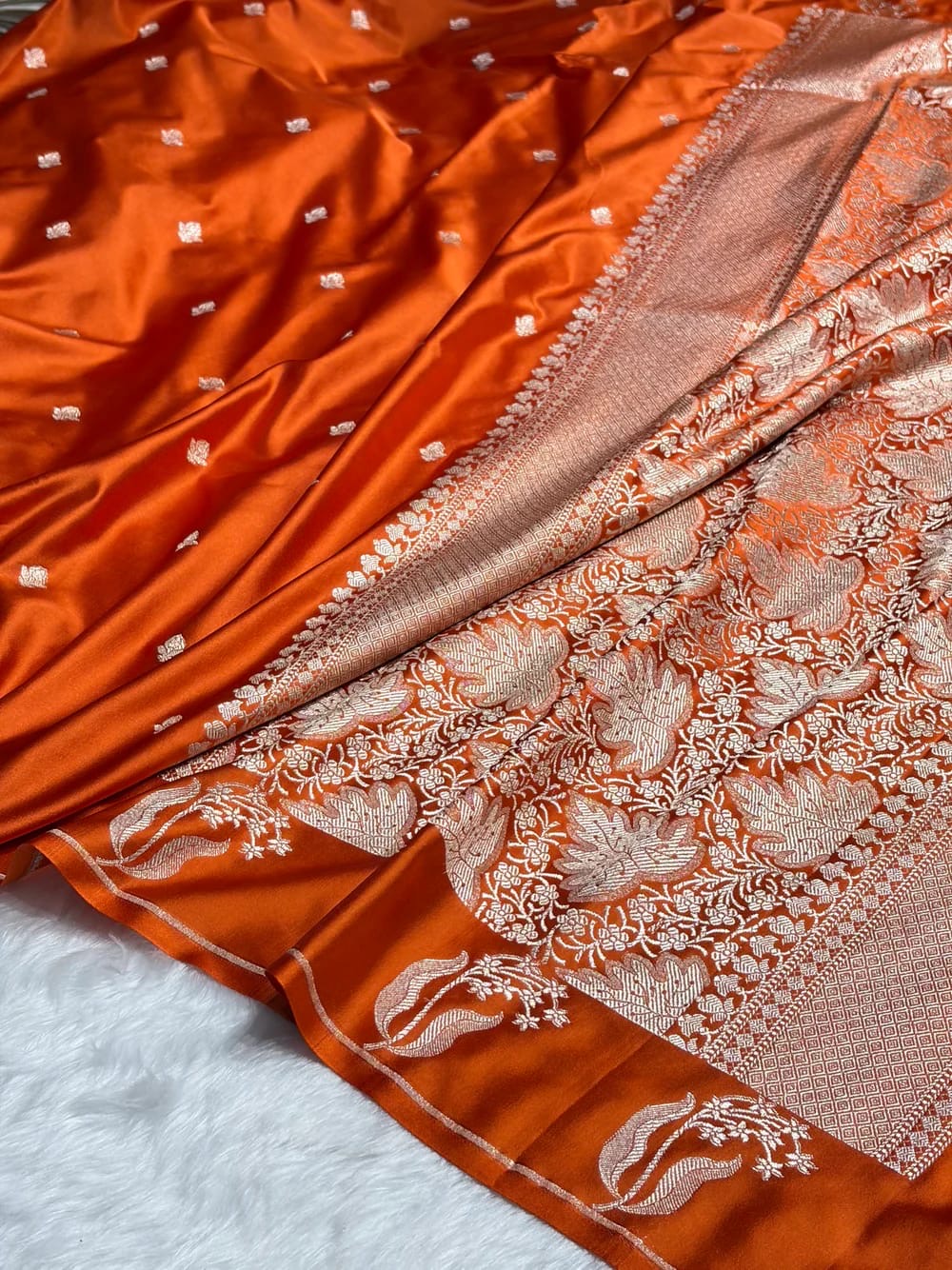 Mashru Kataan Silk Saree with Raw Mango Buta Woven Pattern & Rich Zari Pallu – MKS414