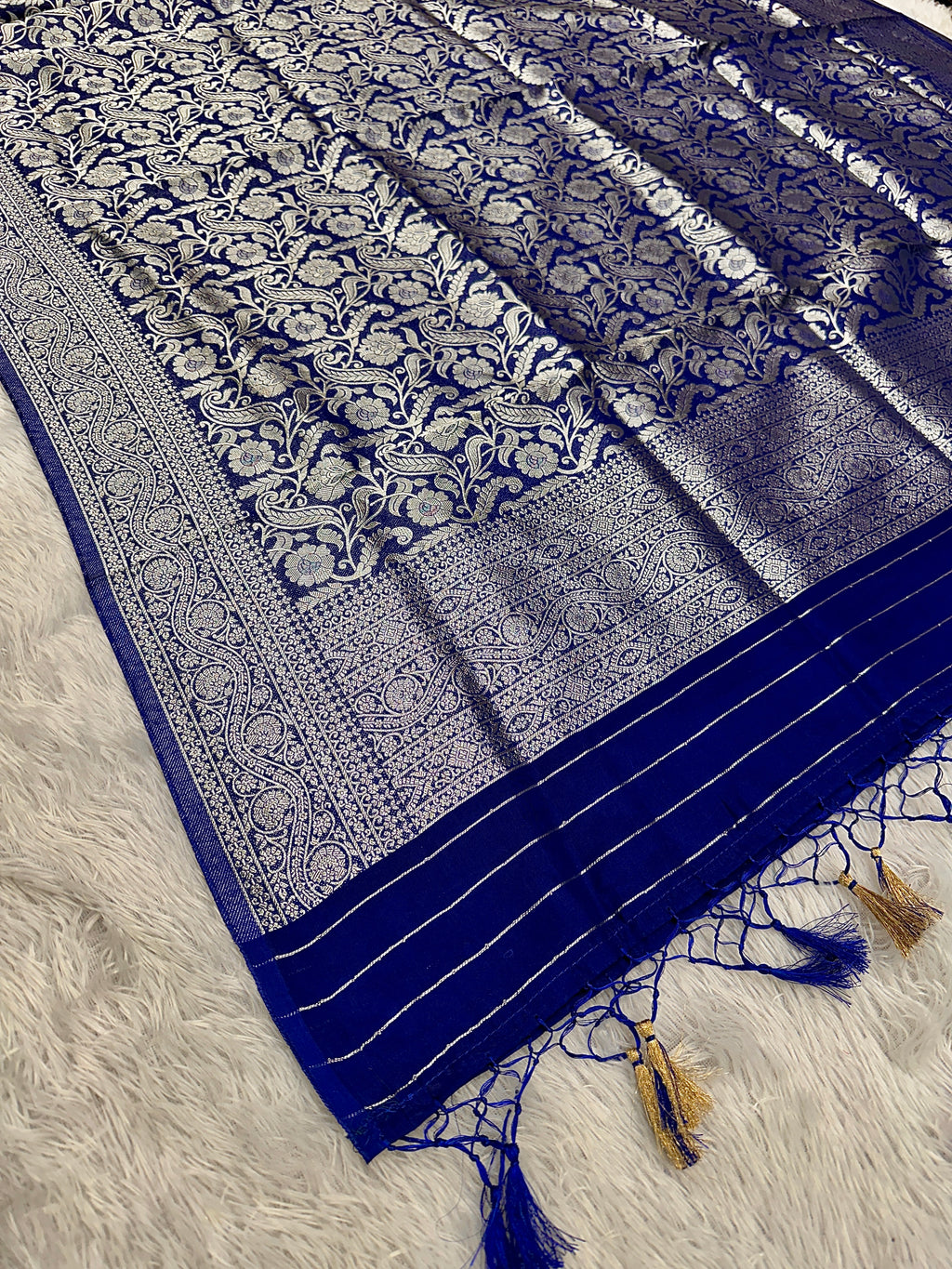 ✨ Banarasi Jacquard Gap Buti HO Silk 3-Piece Unstitched Dress Material MSS14