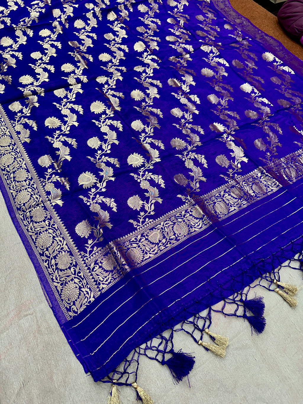 ✨ Banarasi Jacquard Gap Buti HO Silk 3-Piece Unstitched Dress Material MSS26