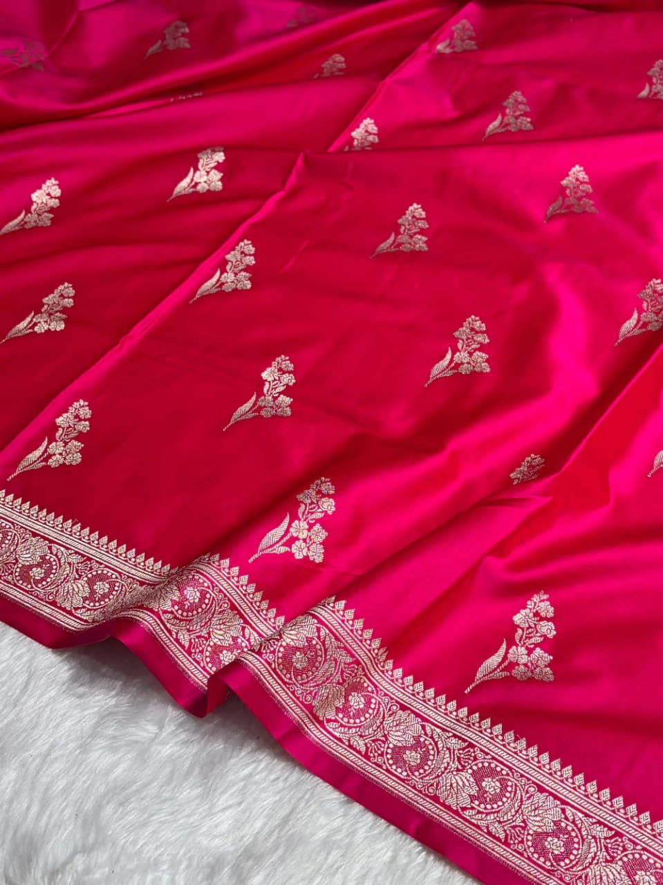 Banarasi Mashru Kataan Silk Saree Featuring Kyari Buta Woven Design with Rich Zari Pallu – MKS413