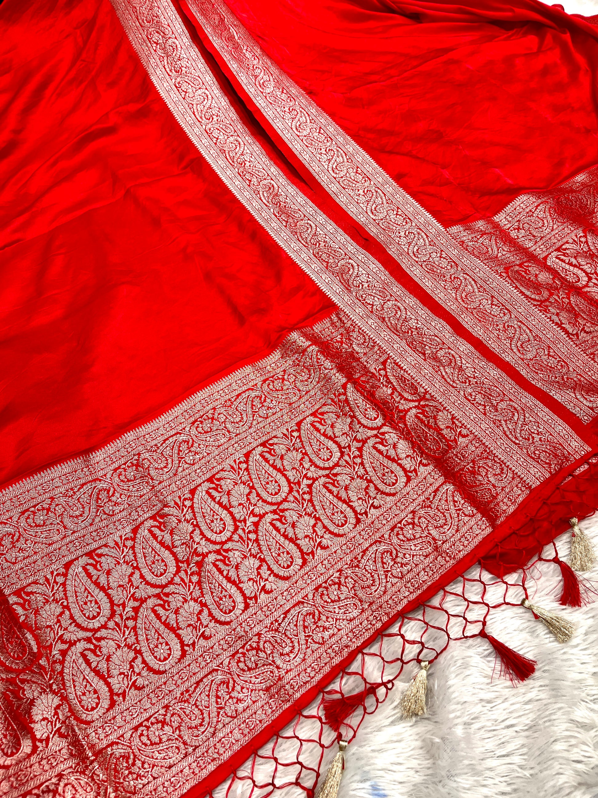 Mashru kataan Buti Suit MSS002