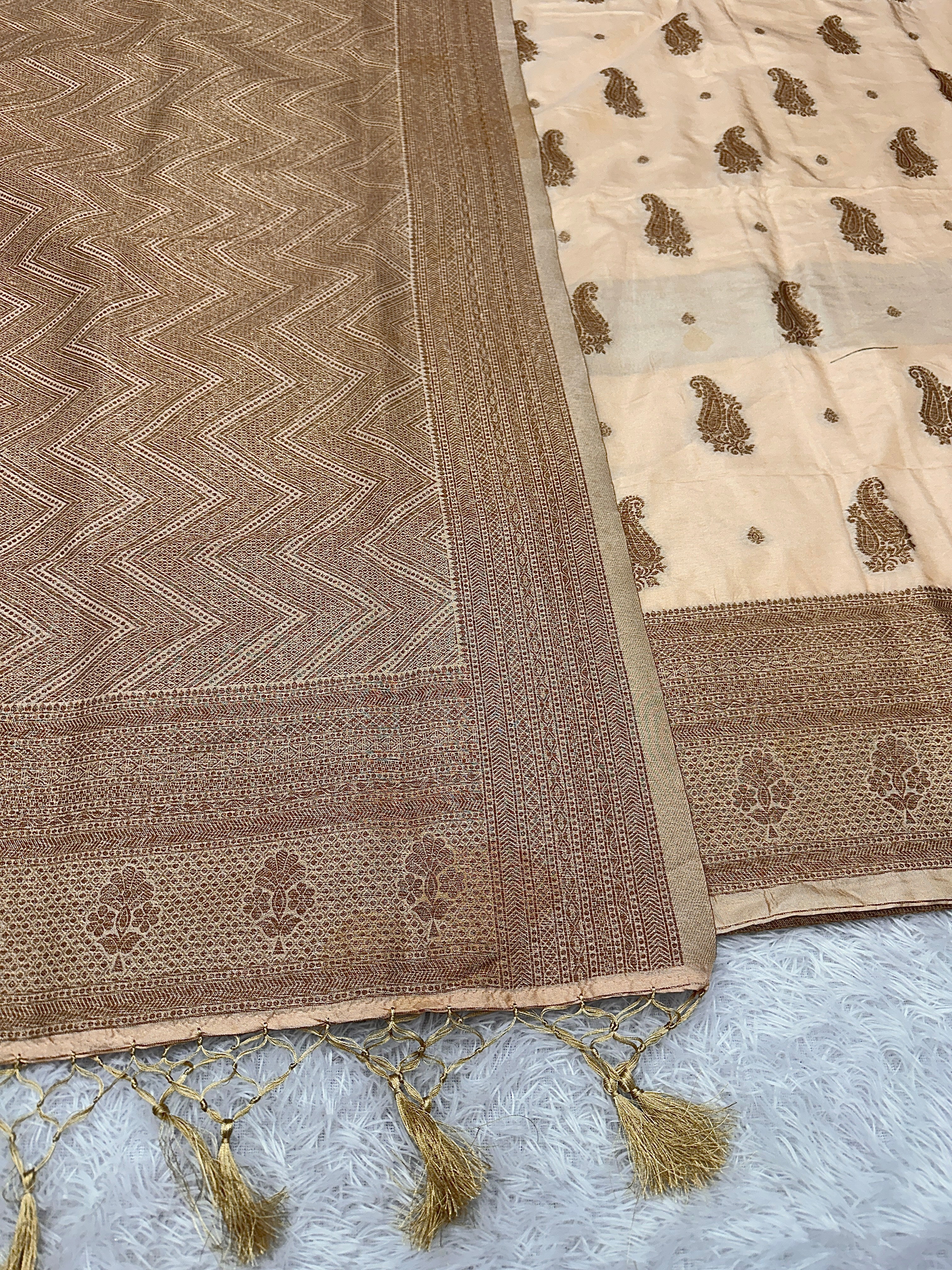 Banarasi Soft Silk 3 Piece Ladies Suit with Antique Zari Woven Work – MSS27