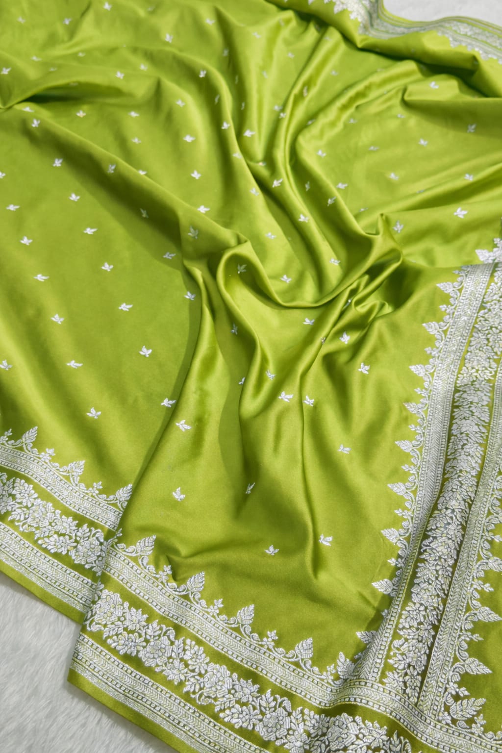 Banarasi Mashru Kataan Silk Saree Featuring Small Buti Pattern with Ikkat Border and Zari Pallu – MKS407