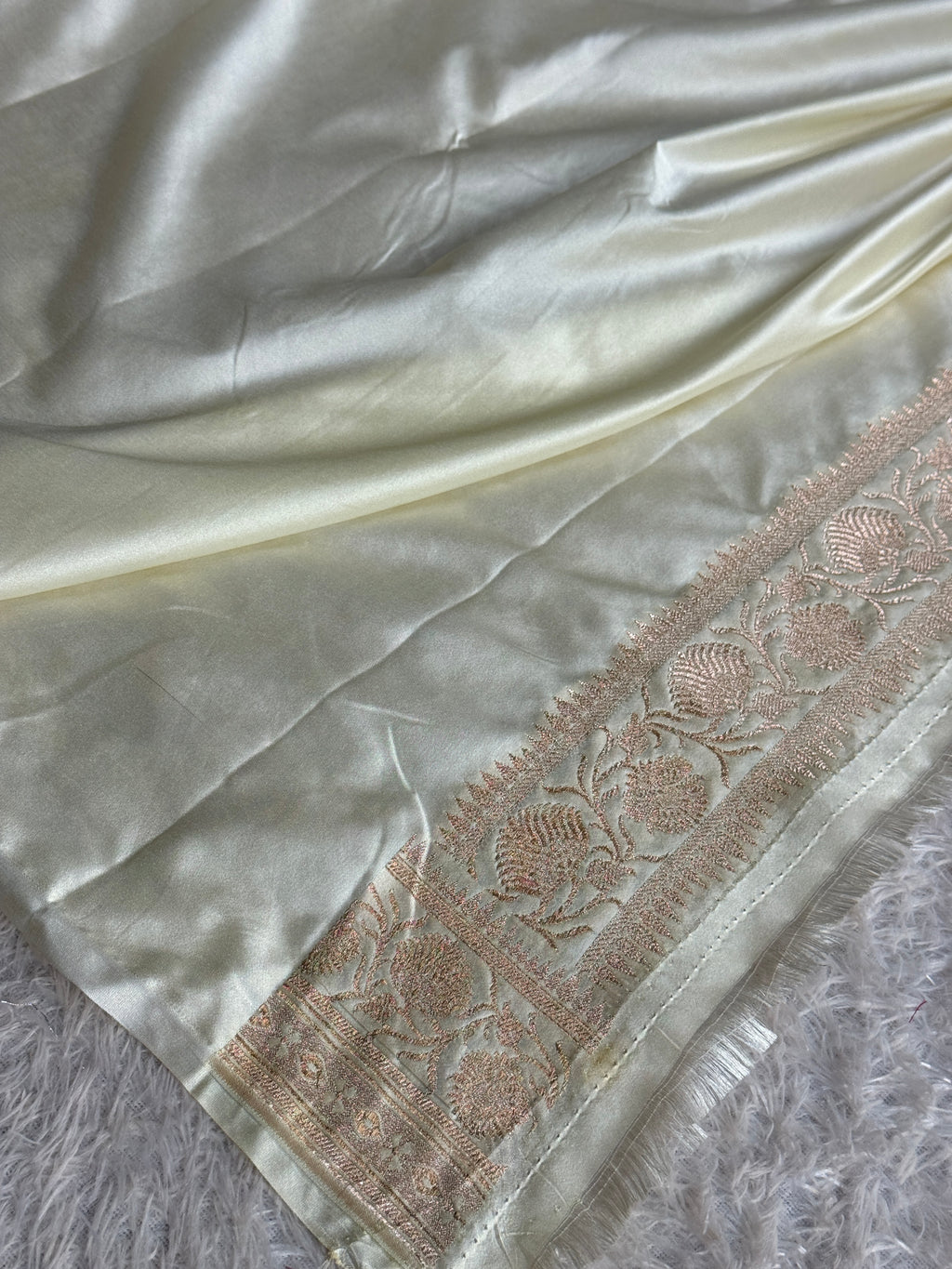 Black & Beige Chunri Zari Woven Saree with Rich Pallu – MKS832