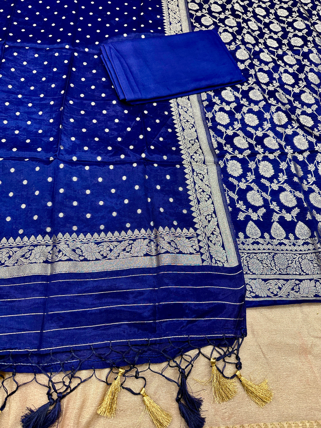 ✨ Banarasi Jacquard Gap Buti HO Silk 3-Piece Unstitched Dress Material MSS23